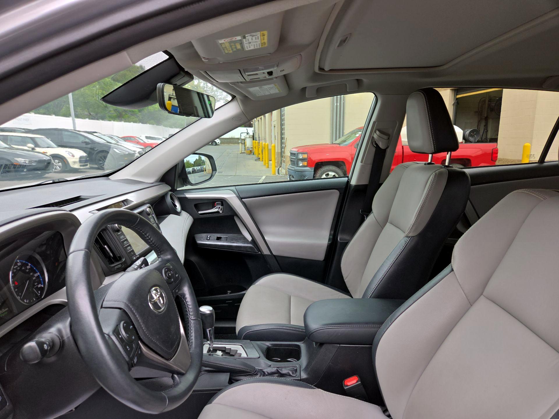 Thumbnail: 2017 Toyota RAV4 - 11