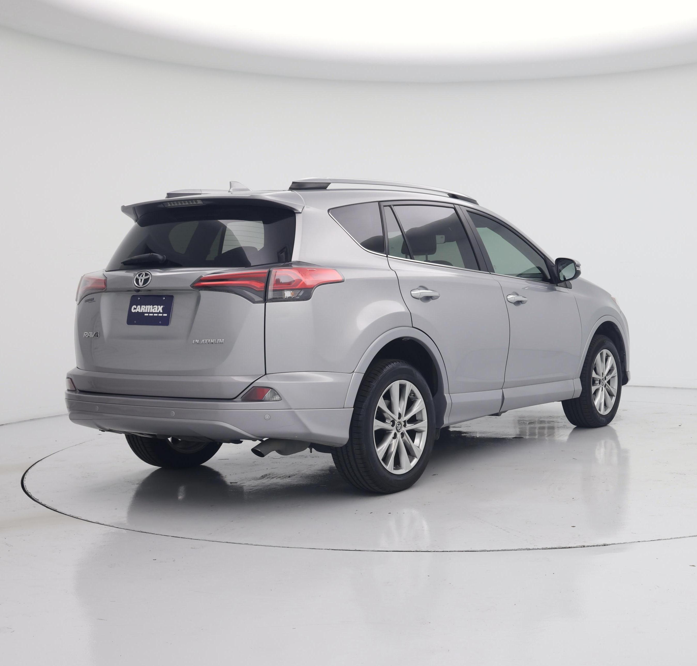 Thumbnail: 2017 Toyota RAV4 - 8