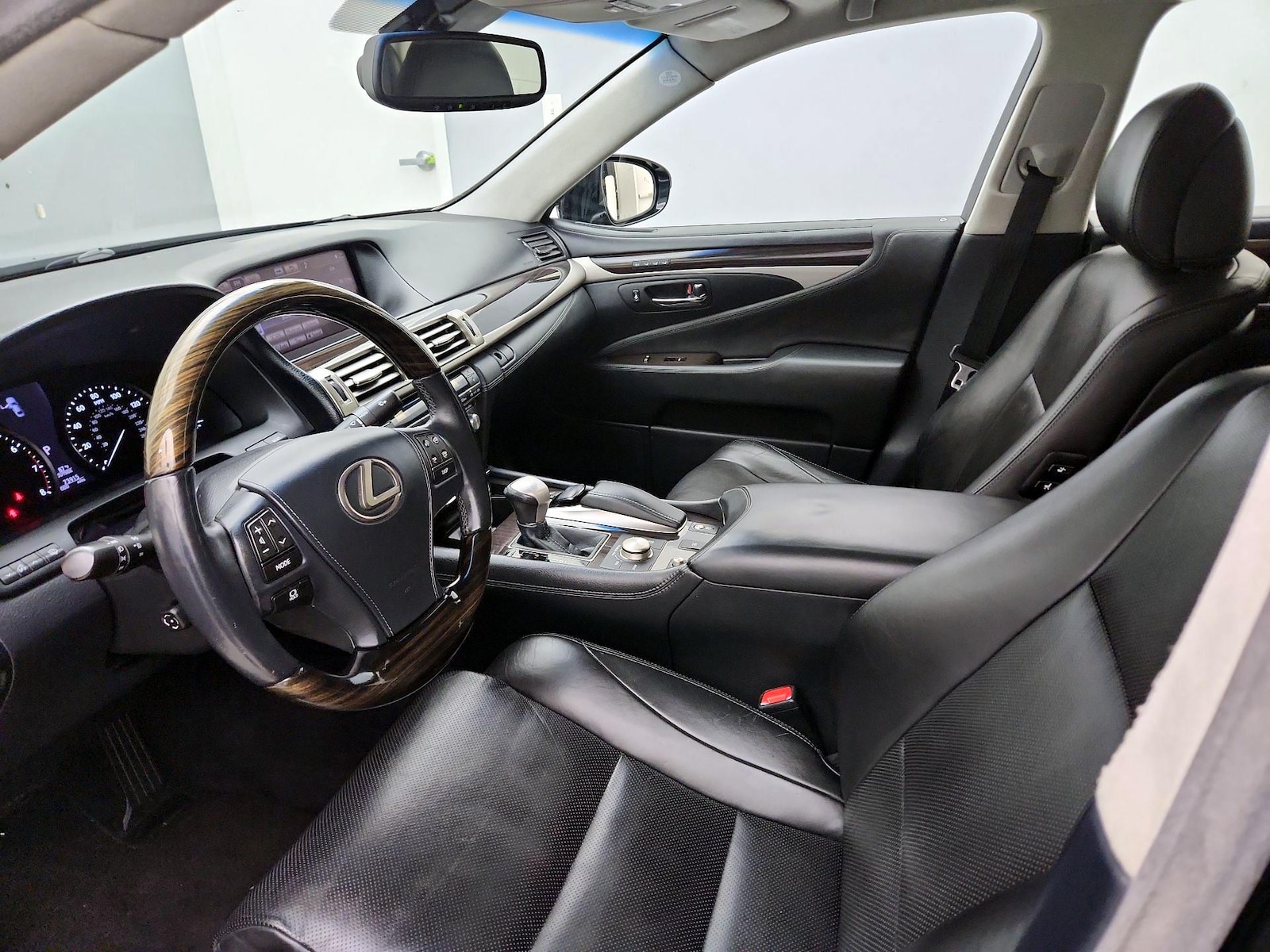 2014 Lexus LS Base - Photo 12