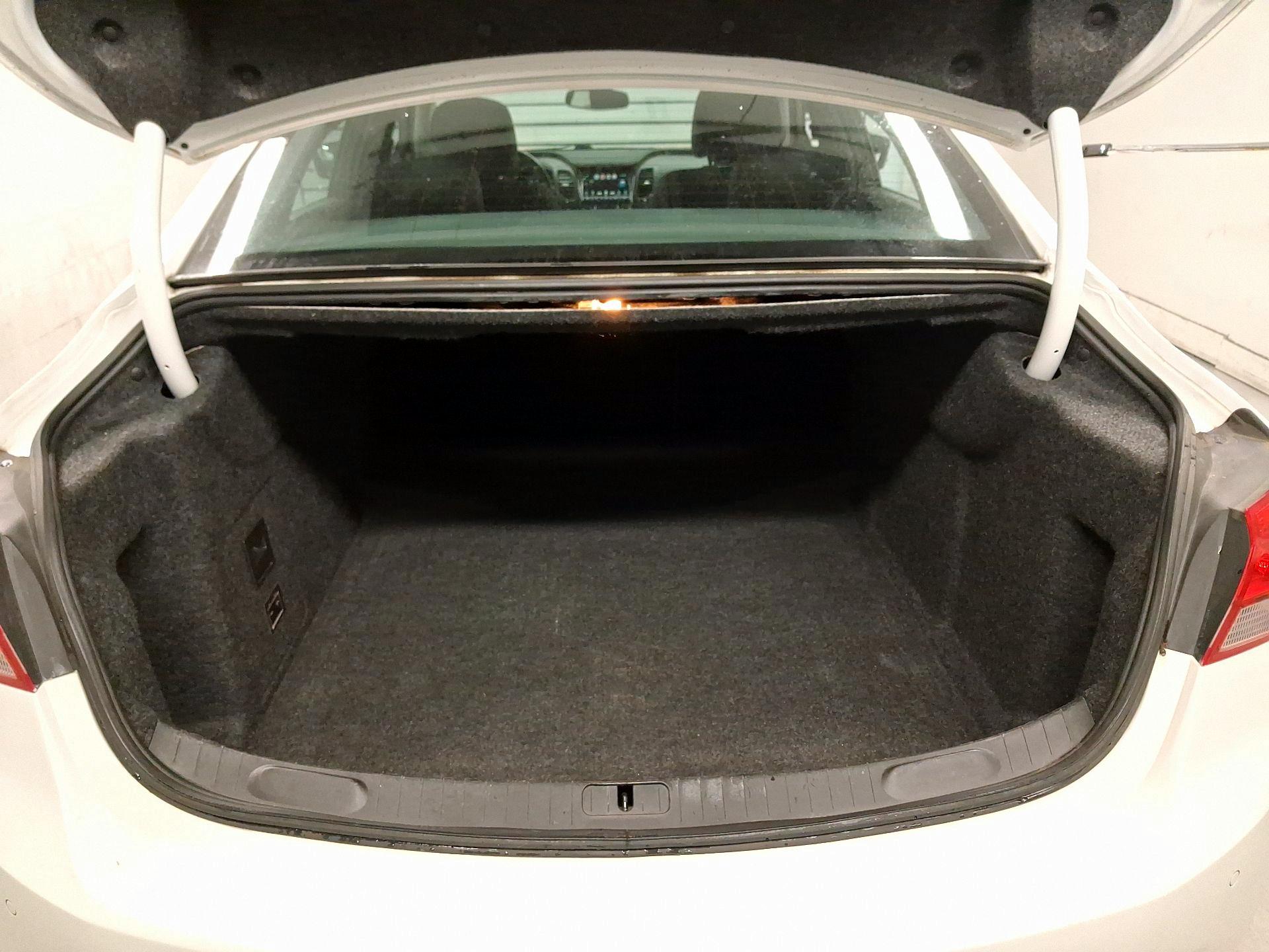 Thumbnail: 2016 Chevrolet Impala - 16