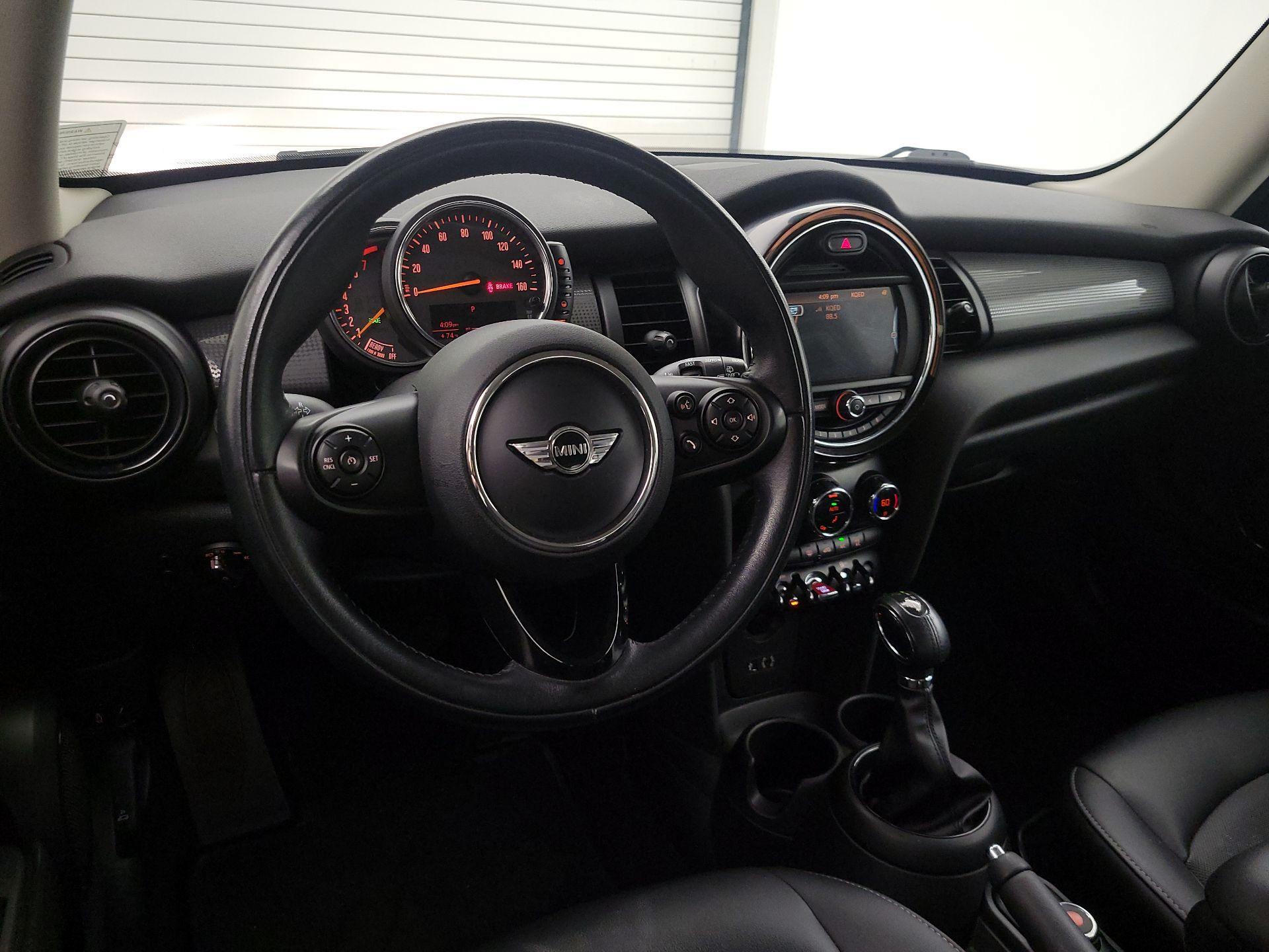 Thumbnail: 2017 MINI Cooper Hardtop - 9