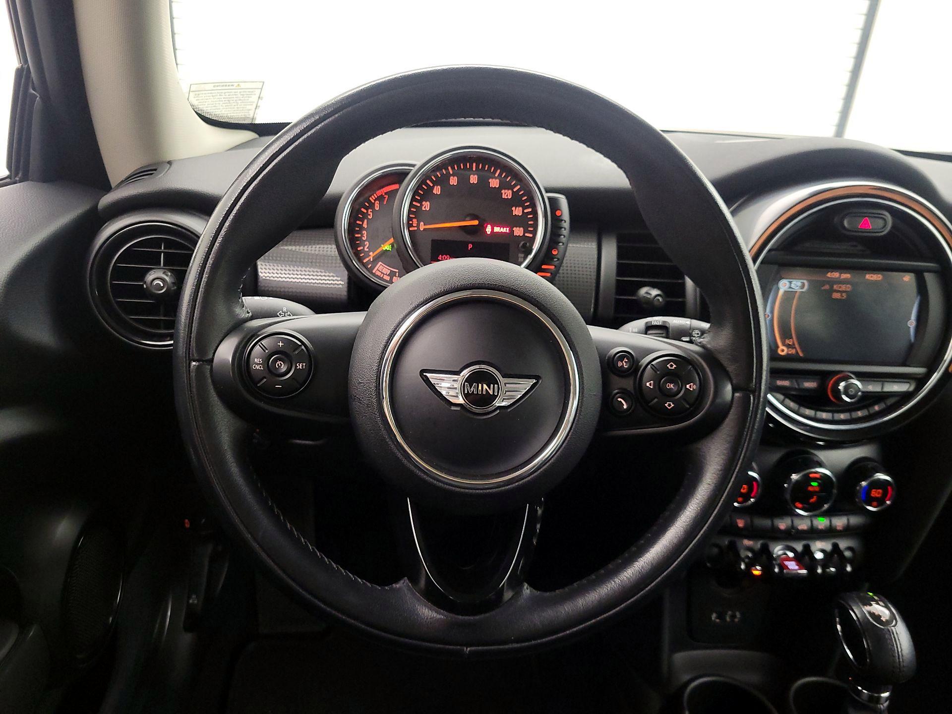 Thumbnail: 2017 MINI Cooper Hardtop - 10
