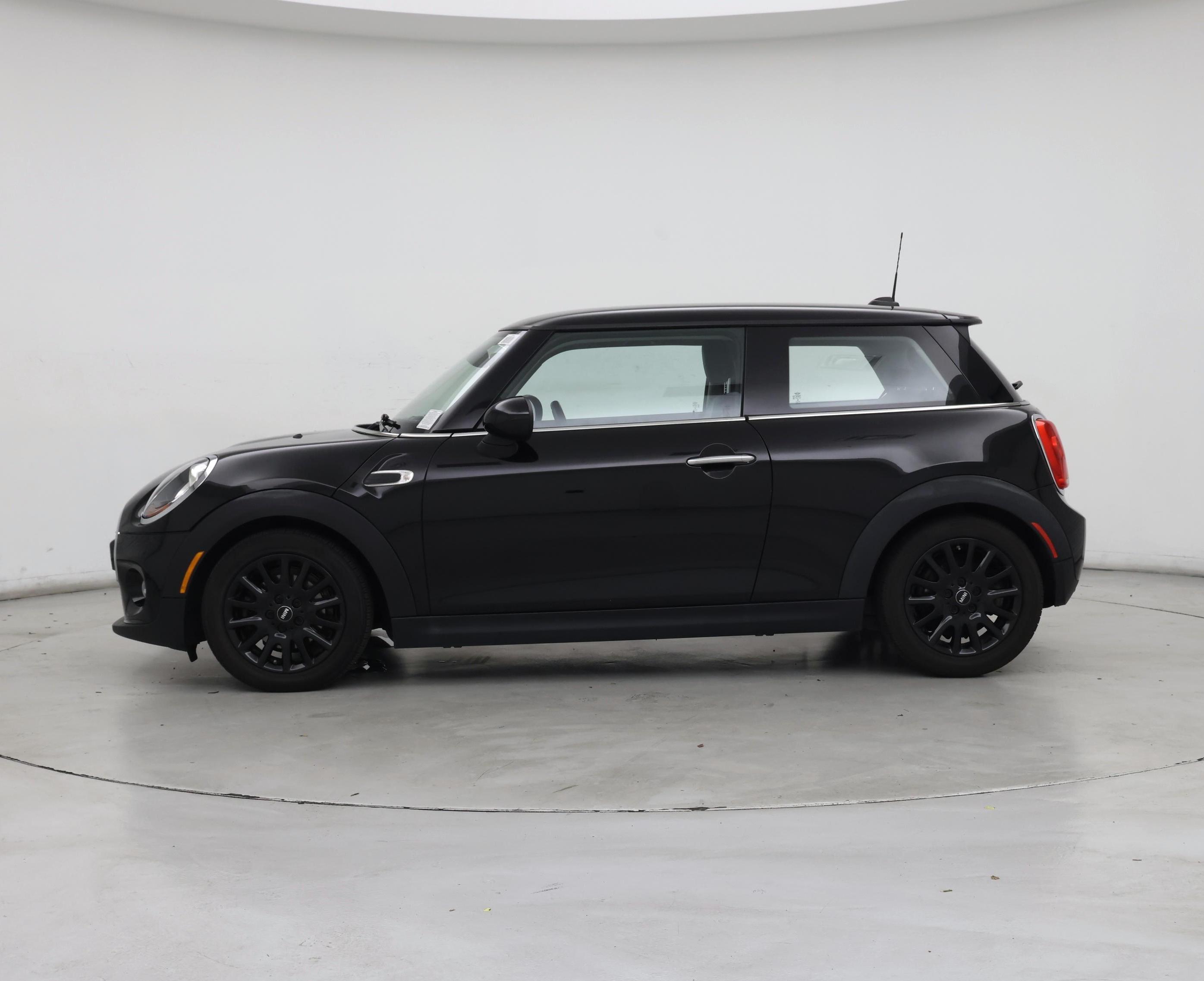 Thumbnail: 2017 MINI Cooper Hardtop - 3
