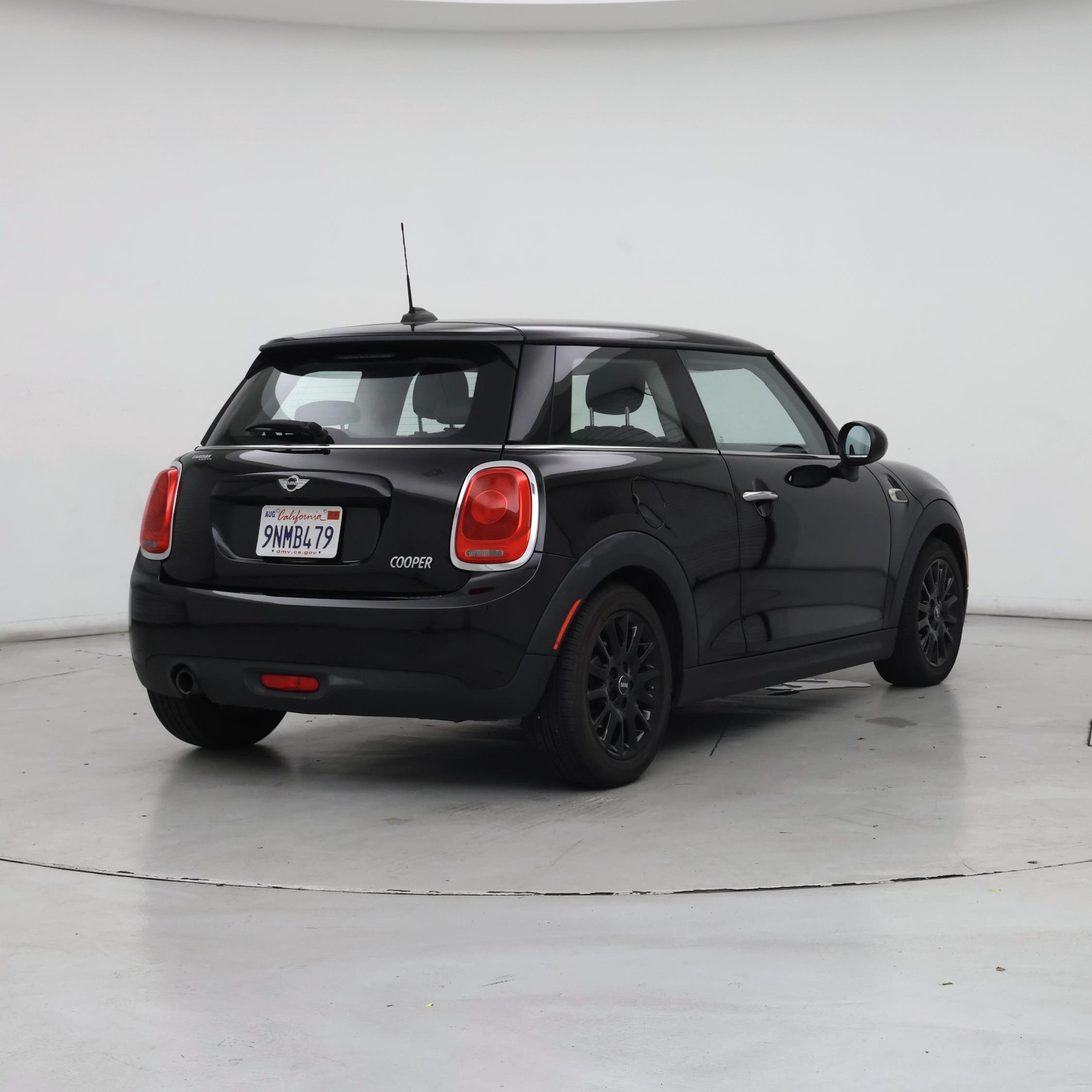 Thumbnail: 2017 MINI Cooper Hardtop - 8