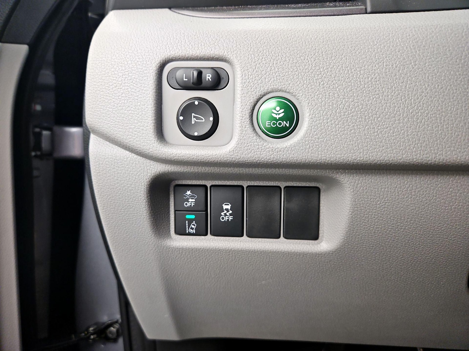 2021 Honda Pilot SE - Photo 14