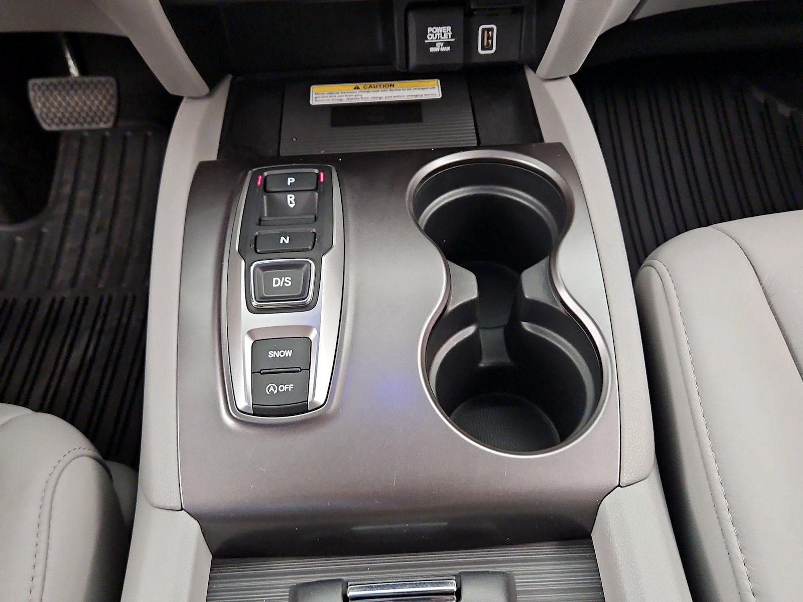2021 Honda Pilot SE - Photo 18