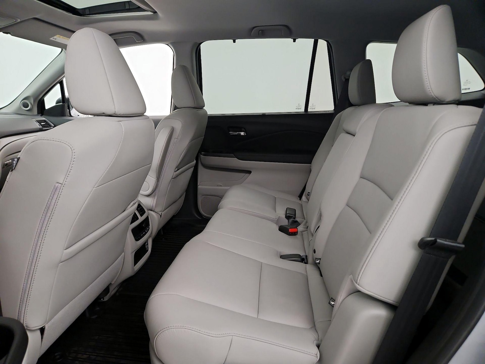 2021 Honda Pilot SE - Photo 21