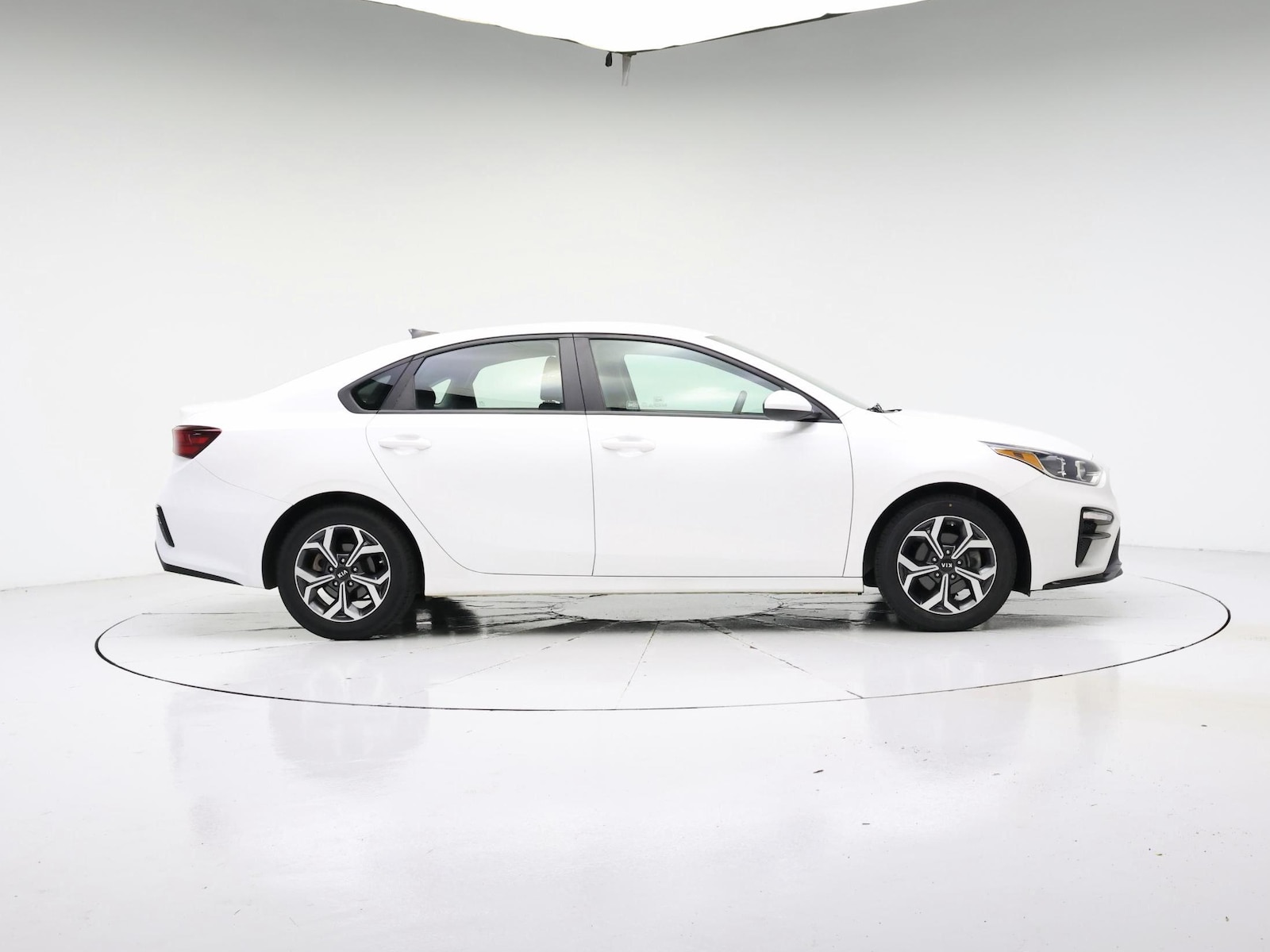 2021 Kia Forte LXS - Photo 8