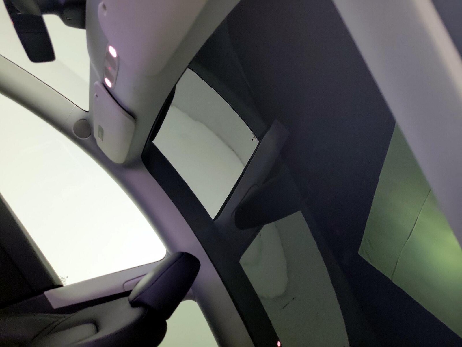 Skylight(s) & Overhead Airbags
