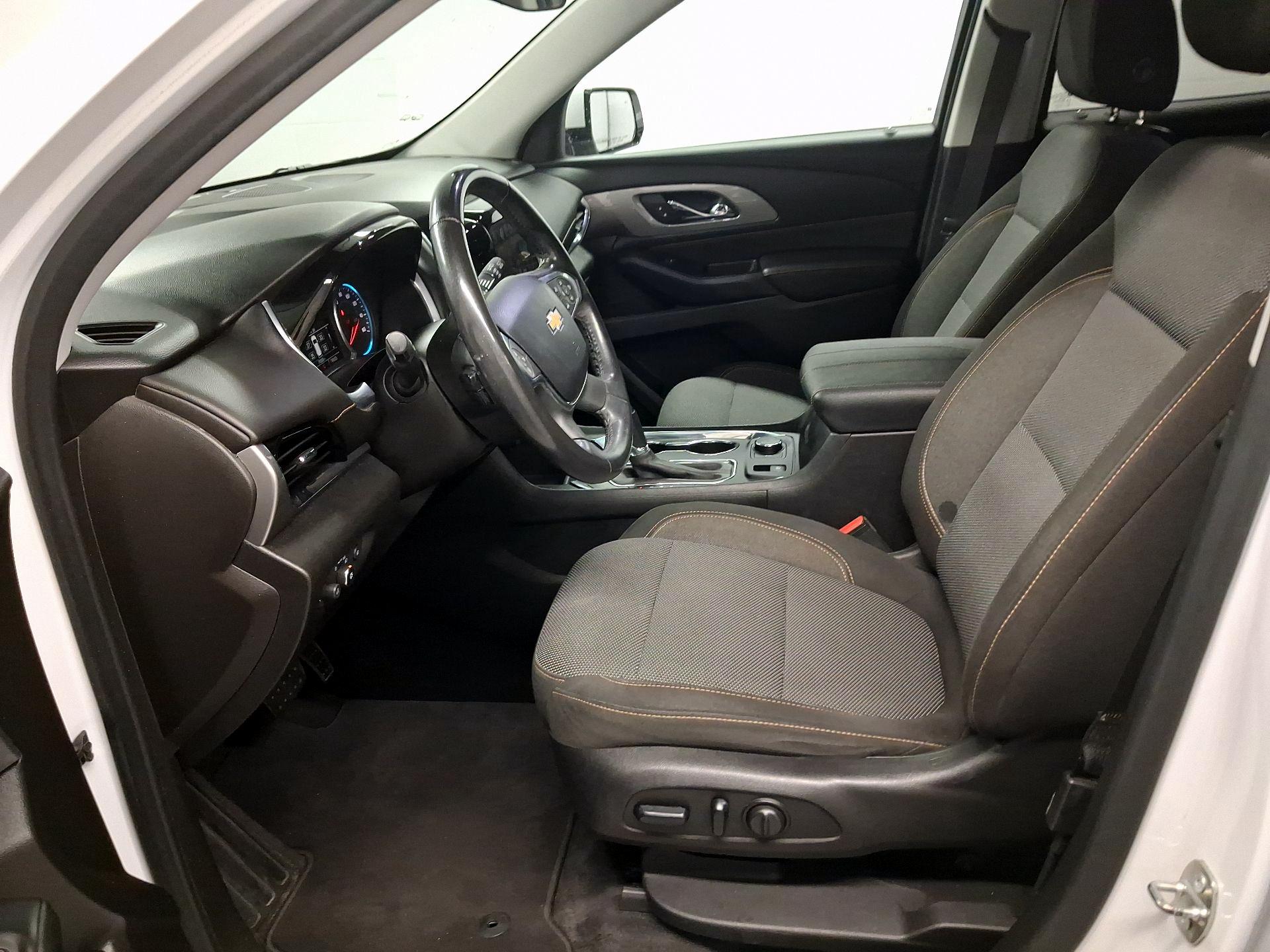 Thumbnail: 2018 Chevrolet Traverse - 9