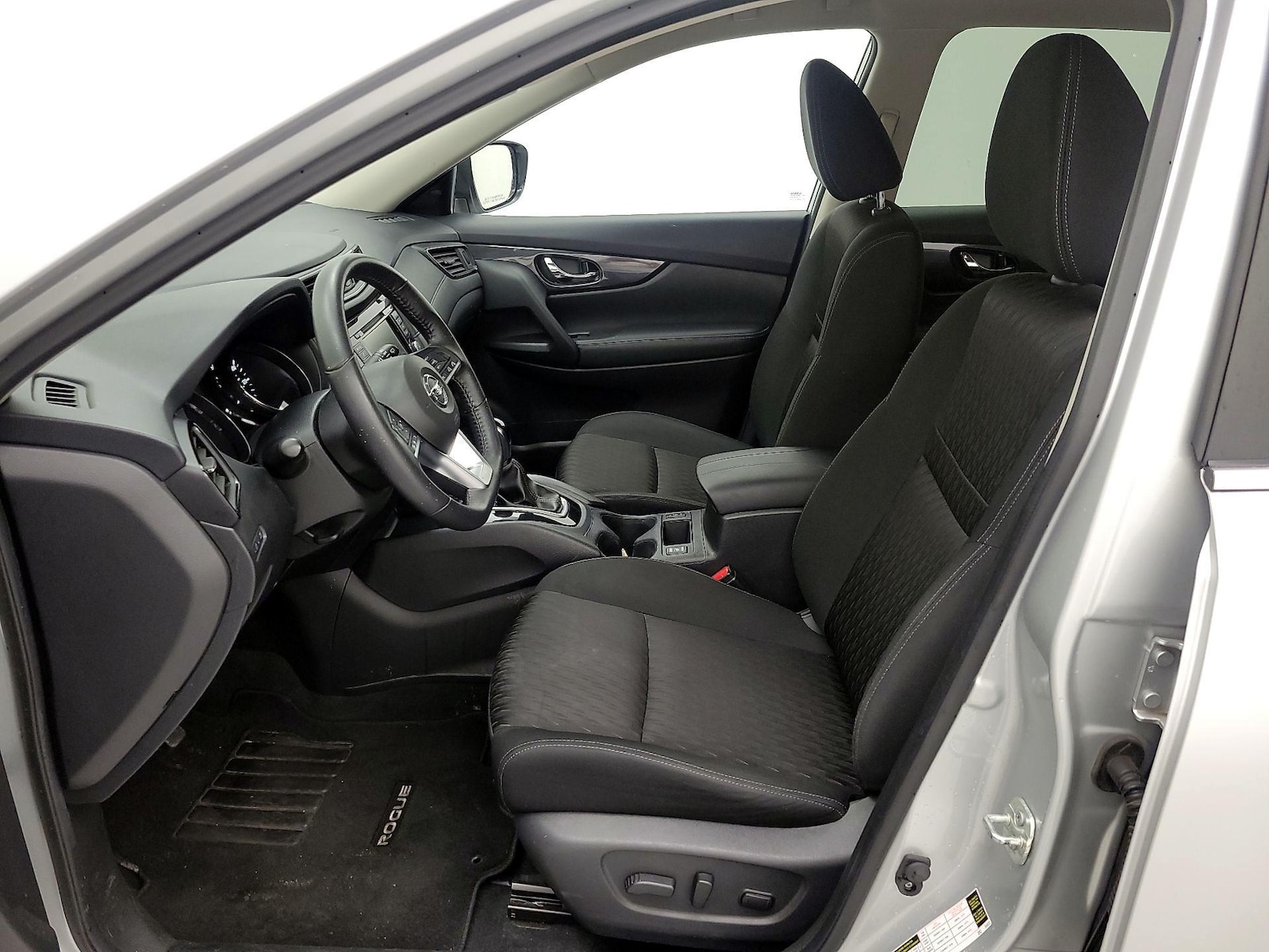 2020 Nissan Rogue SV - Photo 12