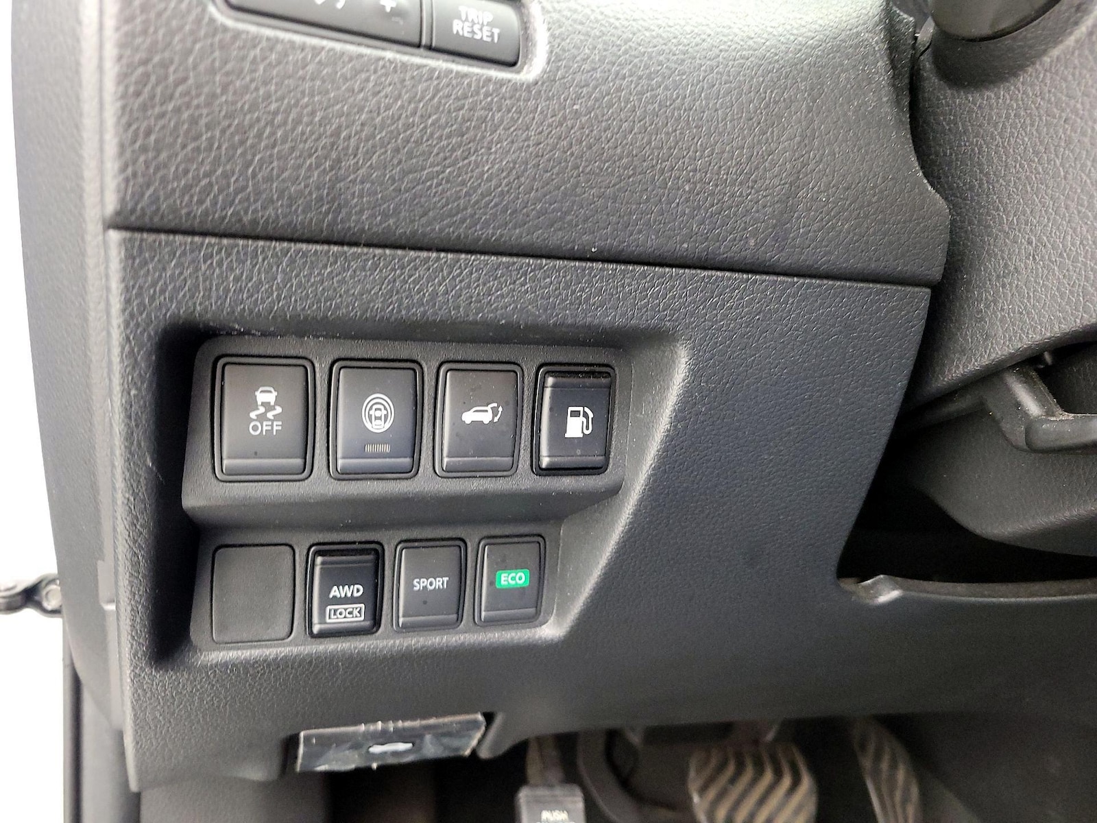 2020 Nissan Rogue SV - Photo 14