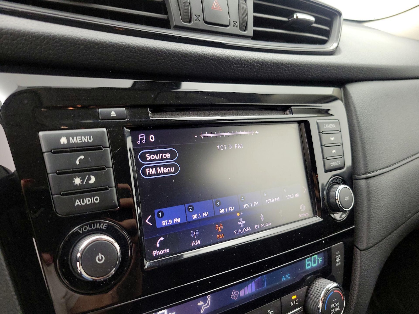 2020 Nissan Rogue SV - Photo 16