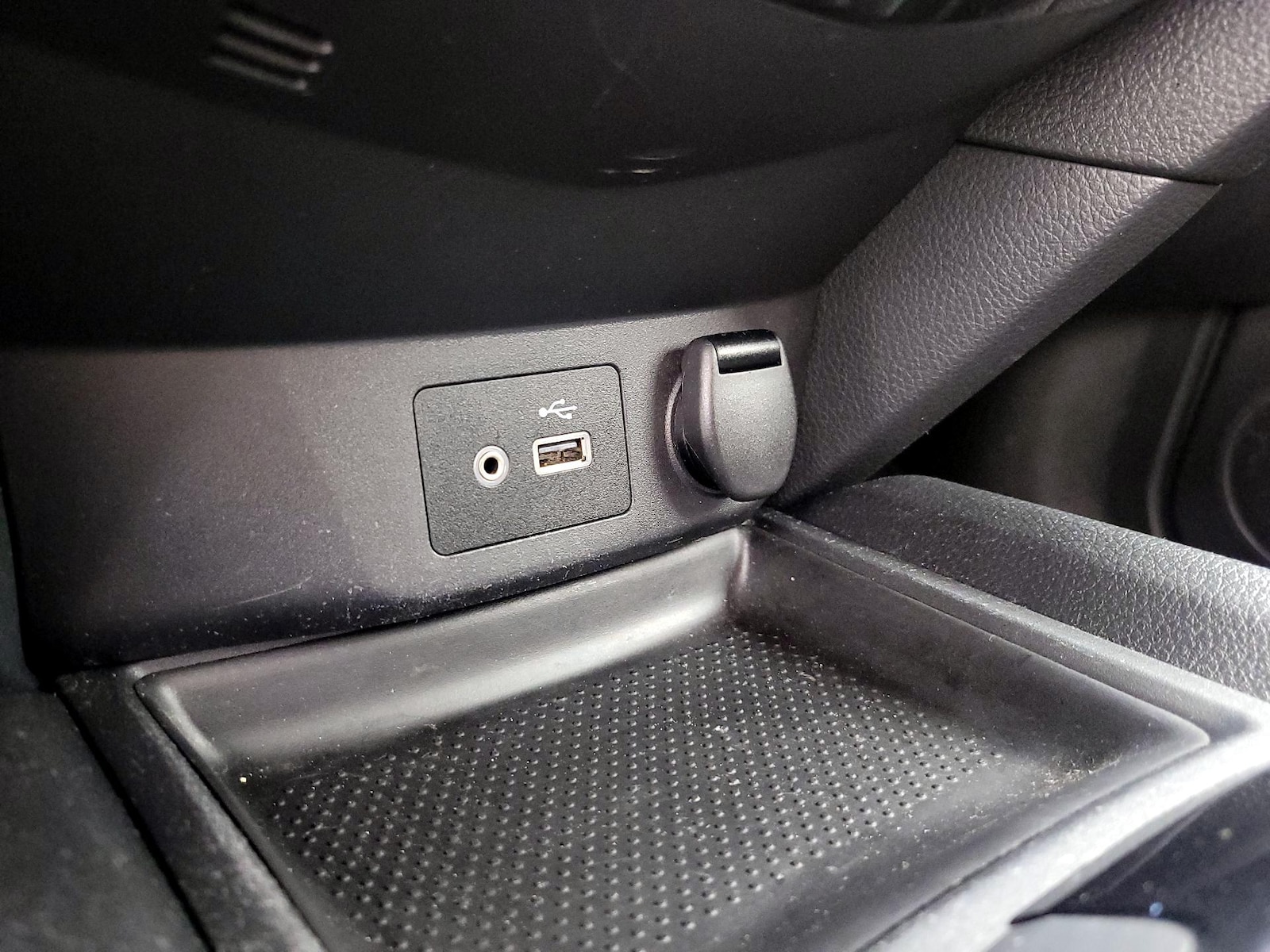 2020 Nissan Rogue SV - Photo 19