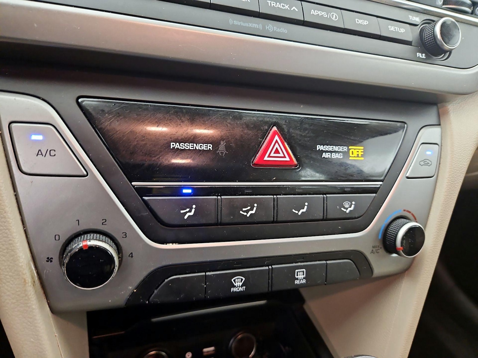 2018 Hyundai Elantra SEL - Photo 17