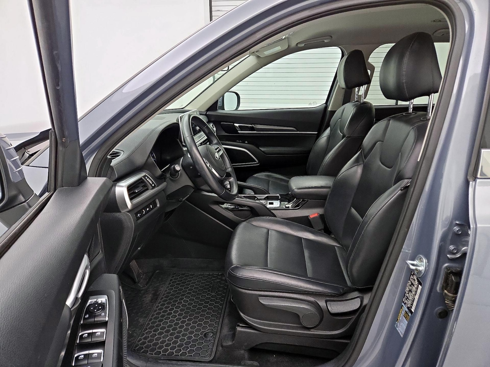Side Airbags & Leatherette Seats