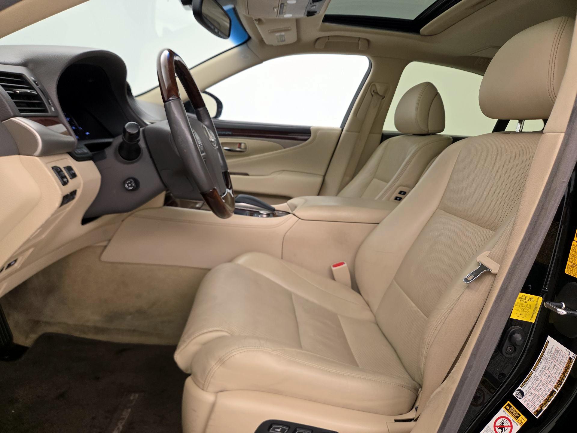 Thumbnail: 2014 Lexus LS - 11