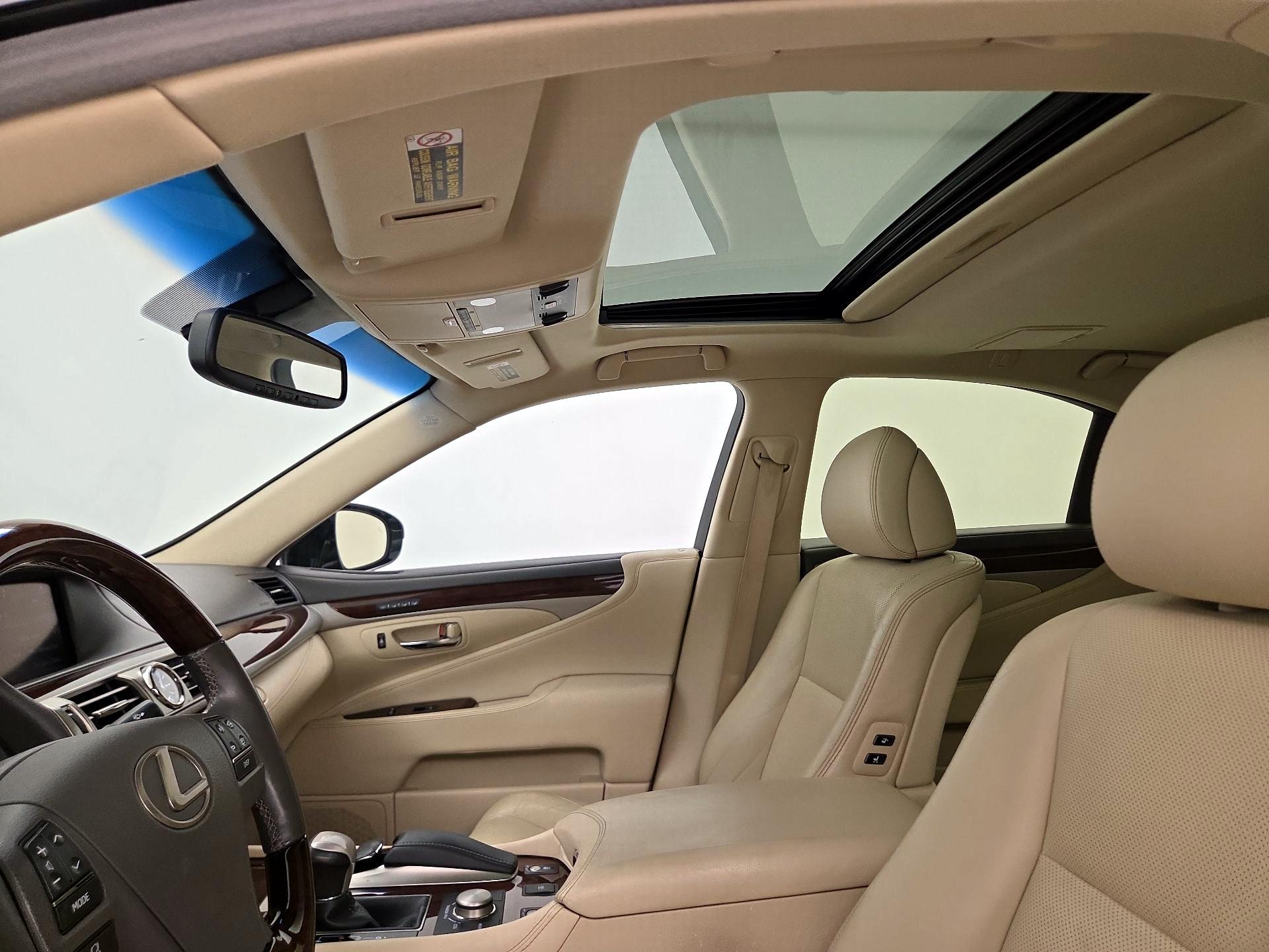 Thumbnail: 2014 Lexus LS - 20