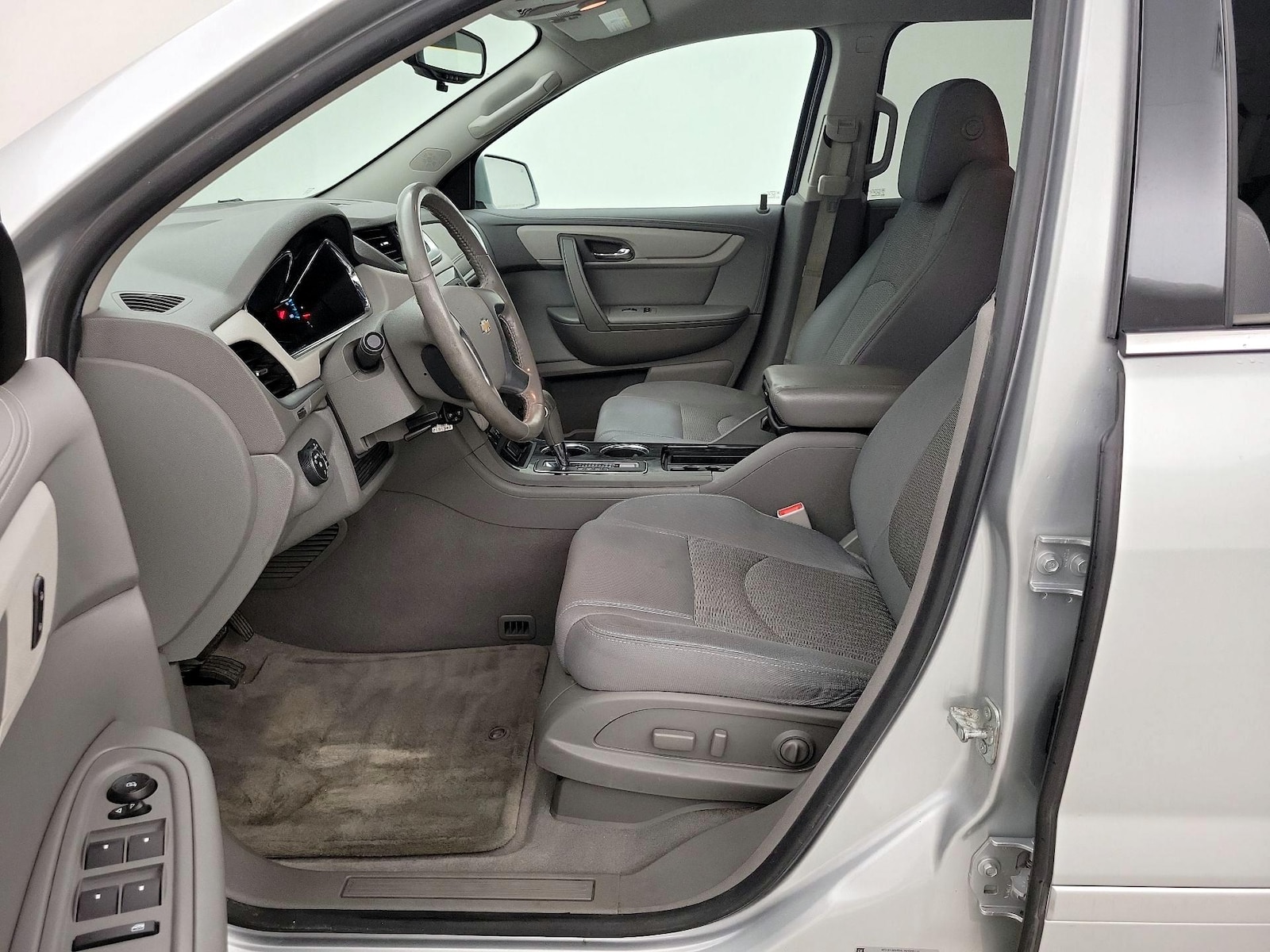 2017 Chevrolet Traverse 1LT - Photo 12