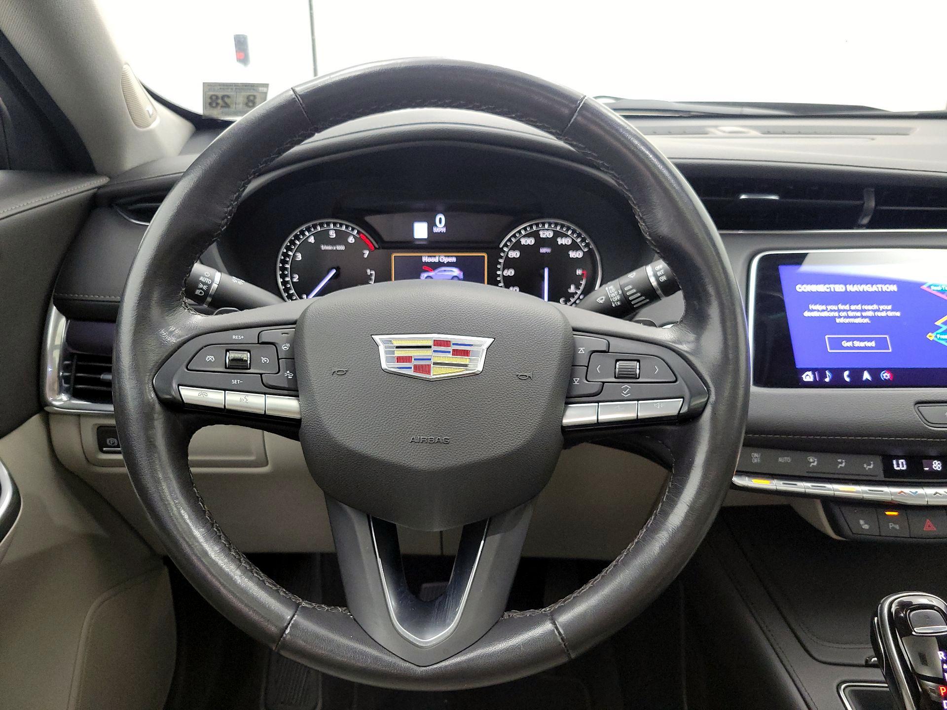 Thumbnail: 2023 Cadillac XT4 - 10