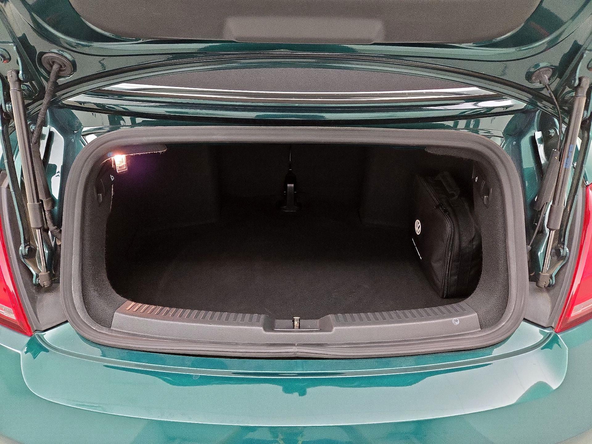 Thumbnail: 2018 Volkswagen Beetle - 19
