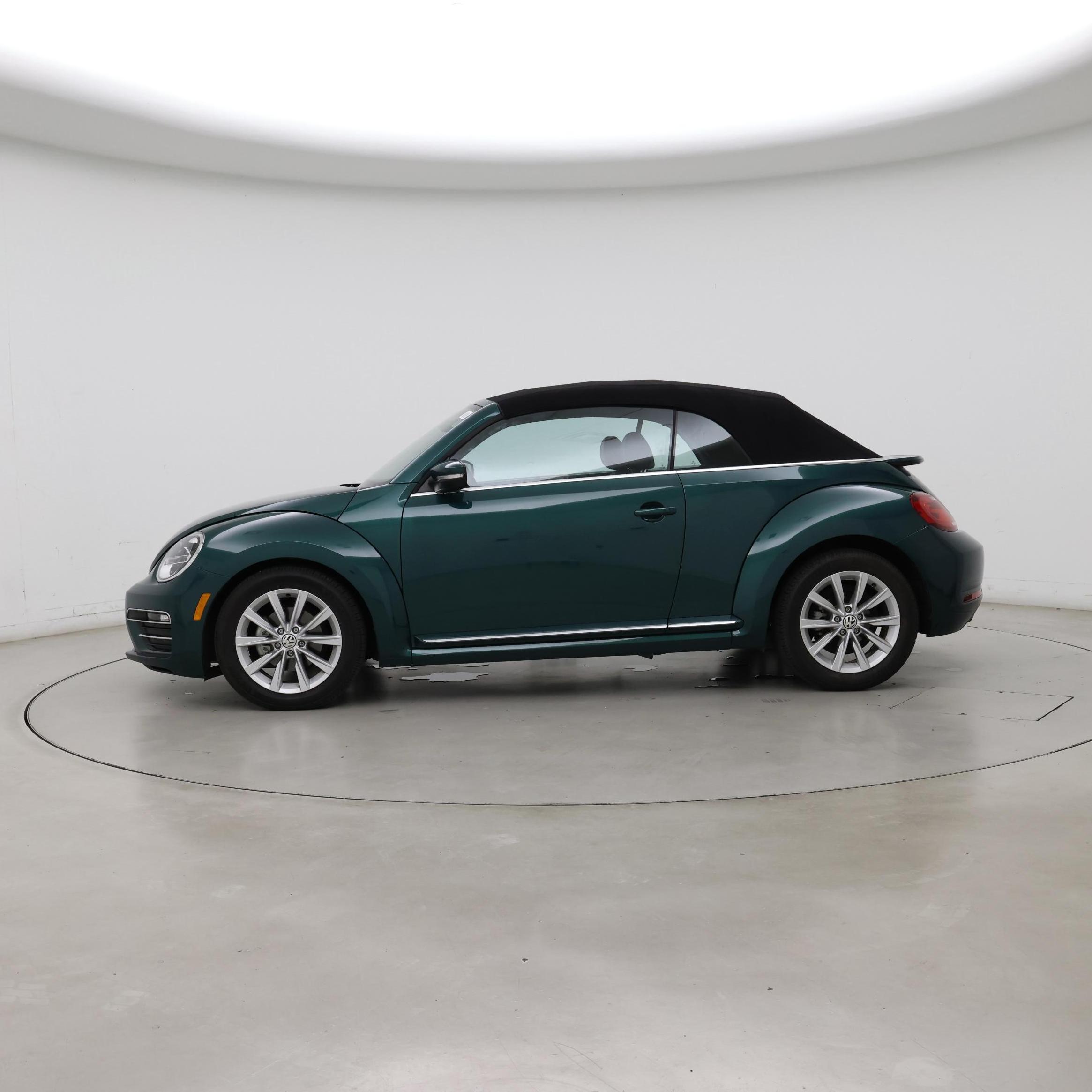 Thumbnail: 2018 Volkswagen Beetle - 3