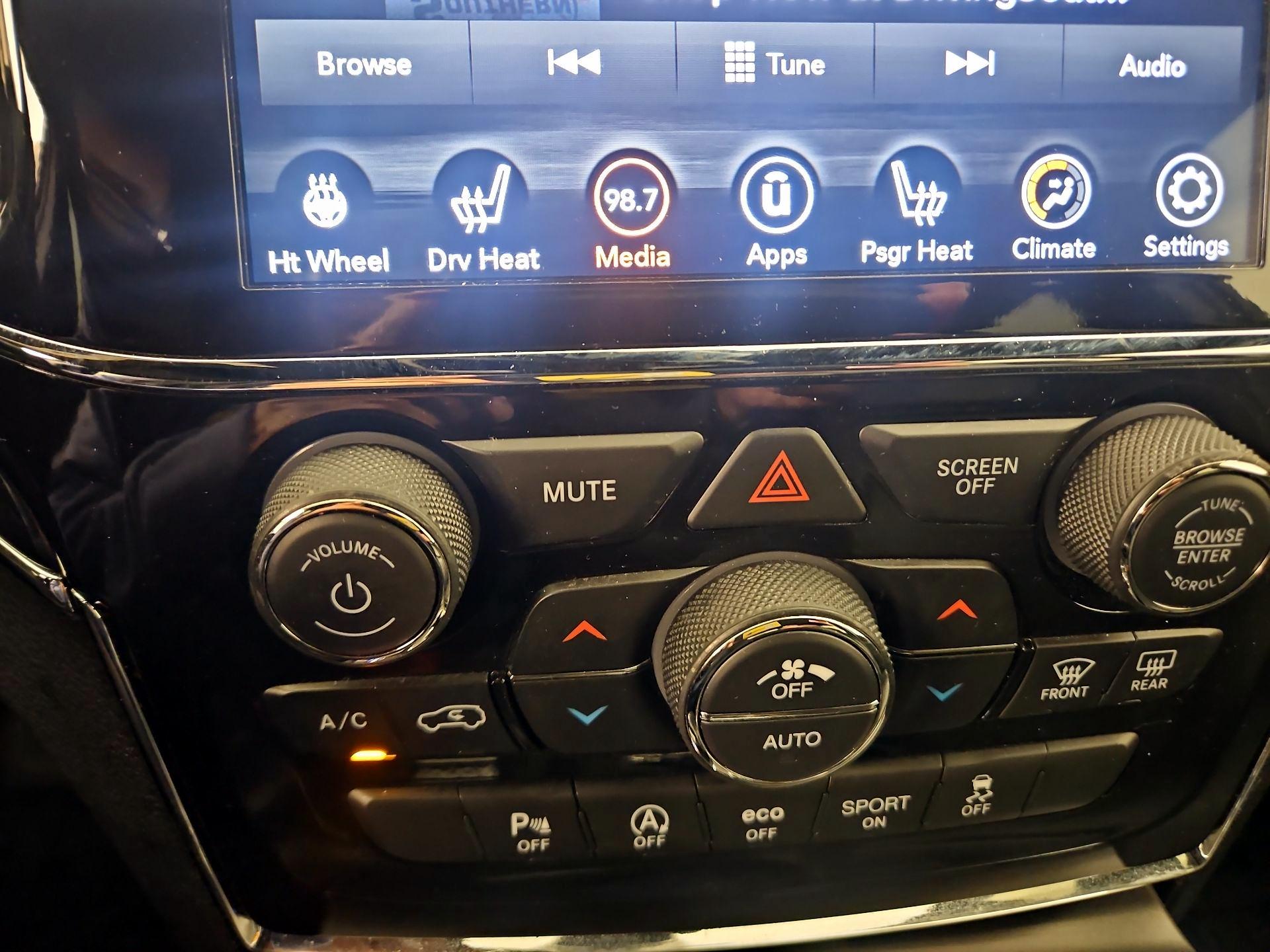 Thumbnail: 2021 Jeep Grand Cherokee - 17
