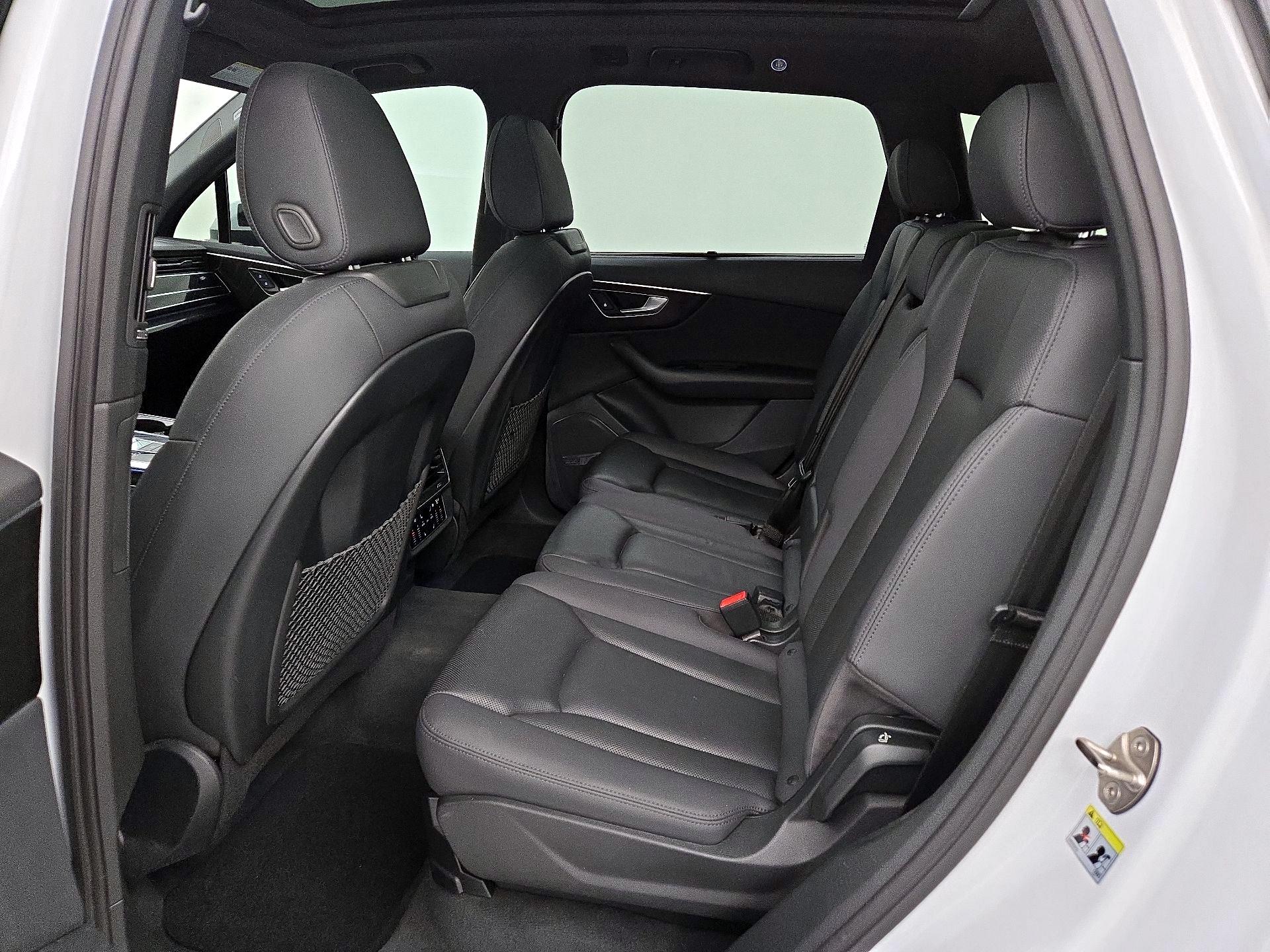 Thumbnail: 2020 Audi Q7 - 20