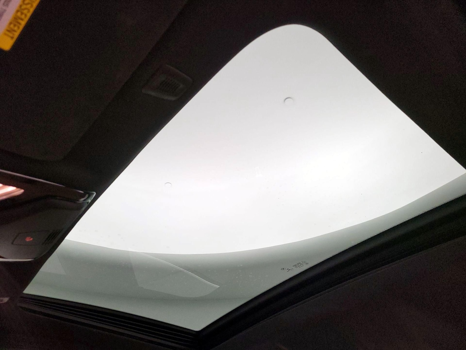 Sunroof(s) & Overhead Airbags