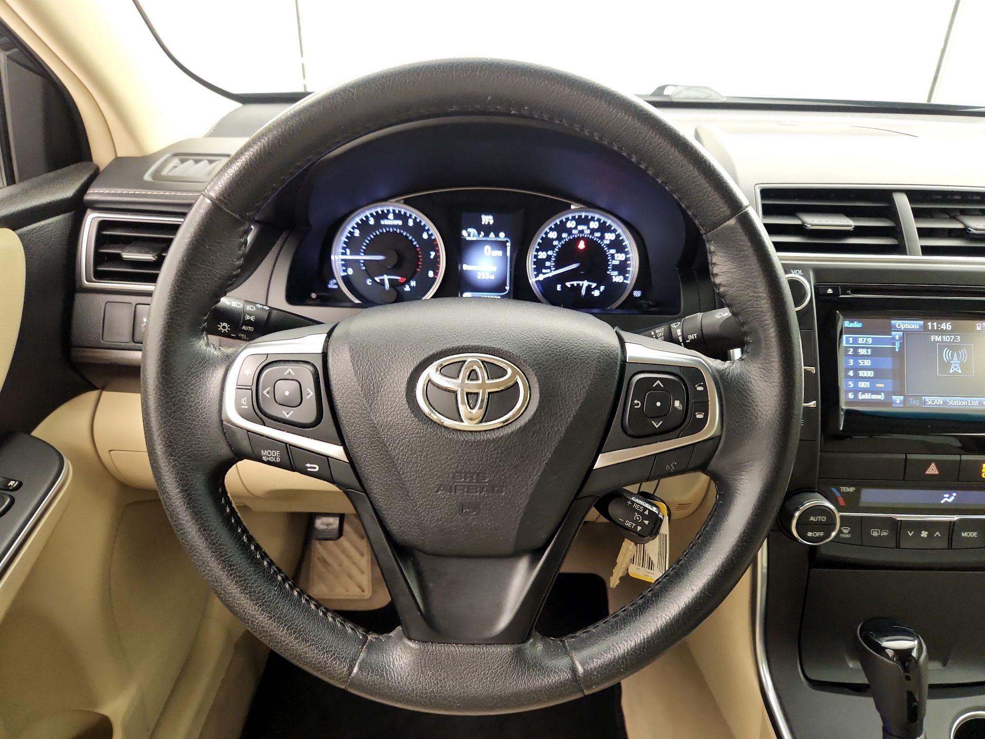 Thumbnail: 2015 Toyota Camry - 10