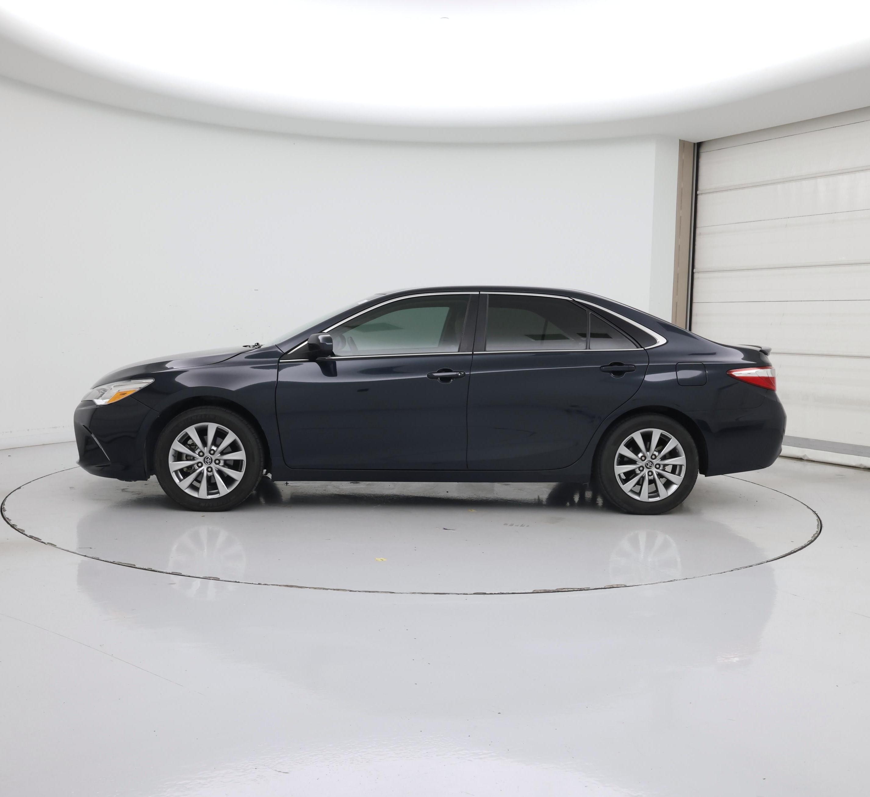 Thumbnail: 2015 Toyota Camry - 3