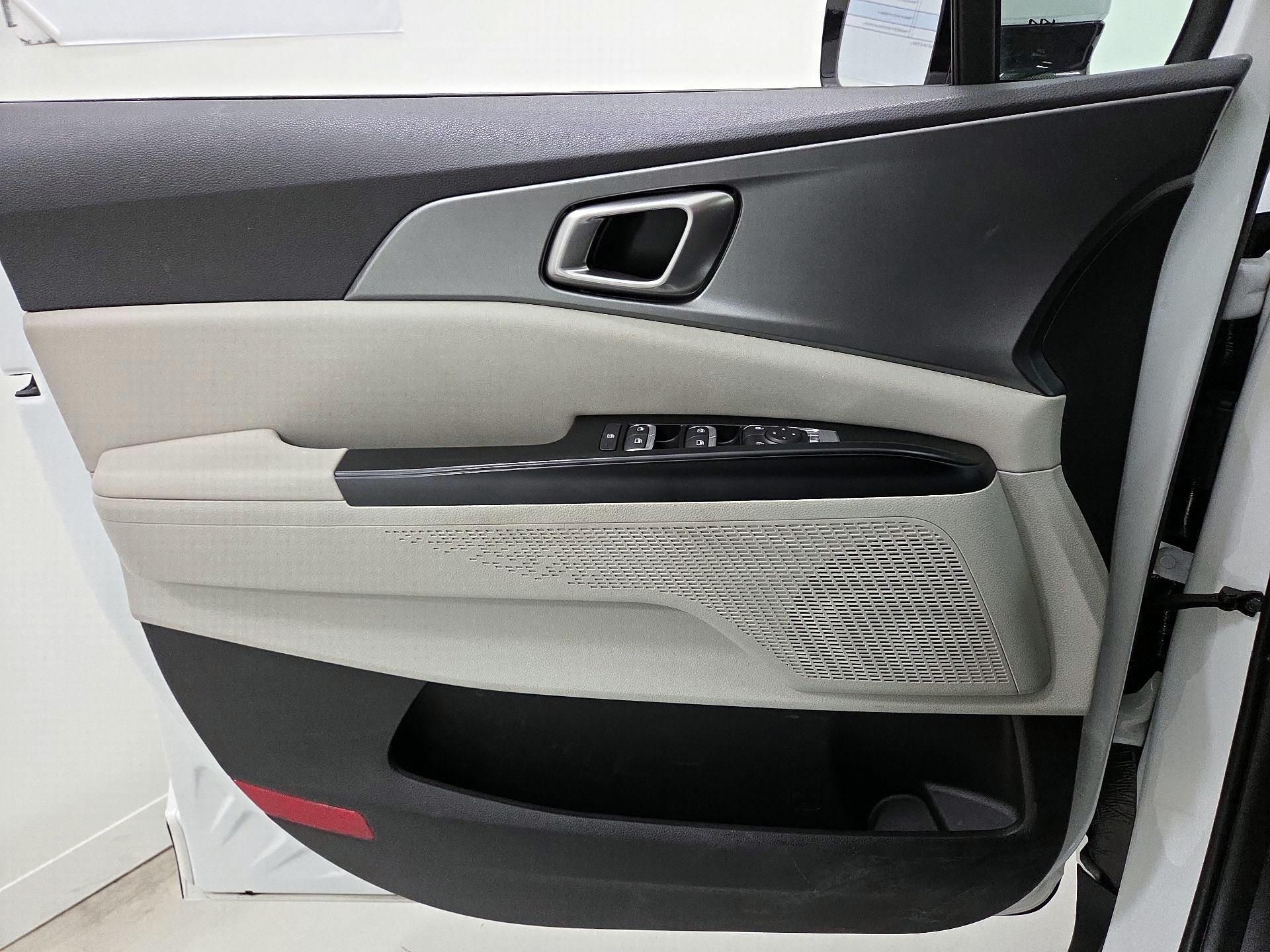 Thumbnail: 2024 Kia Carnival - 12