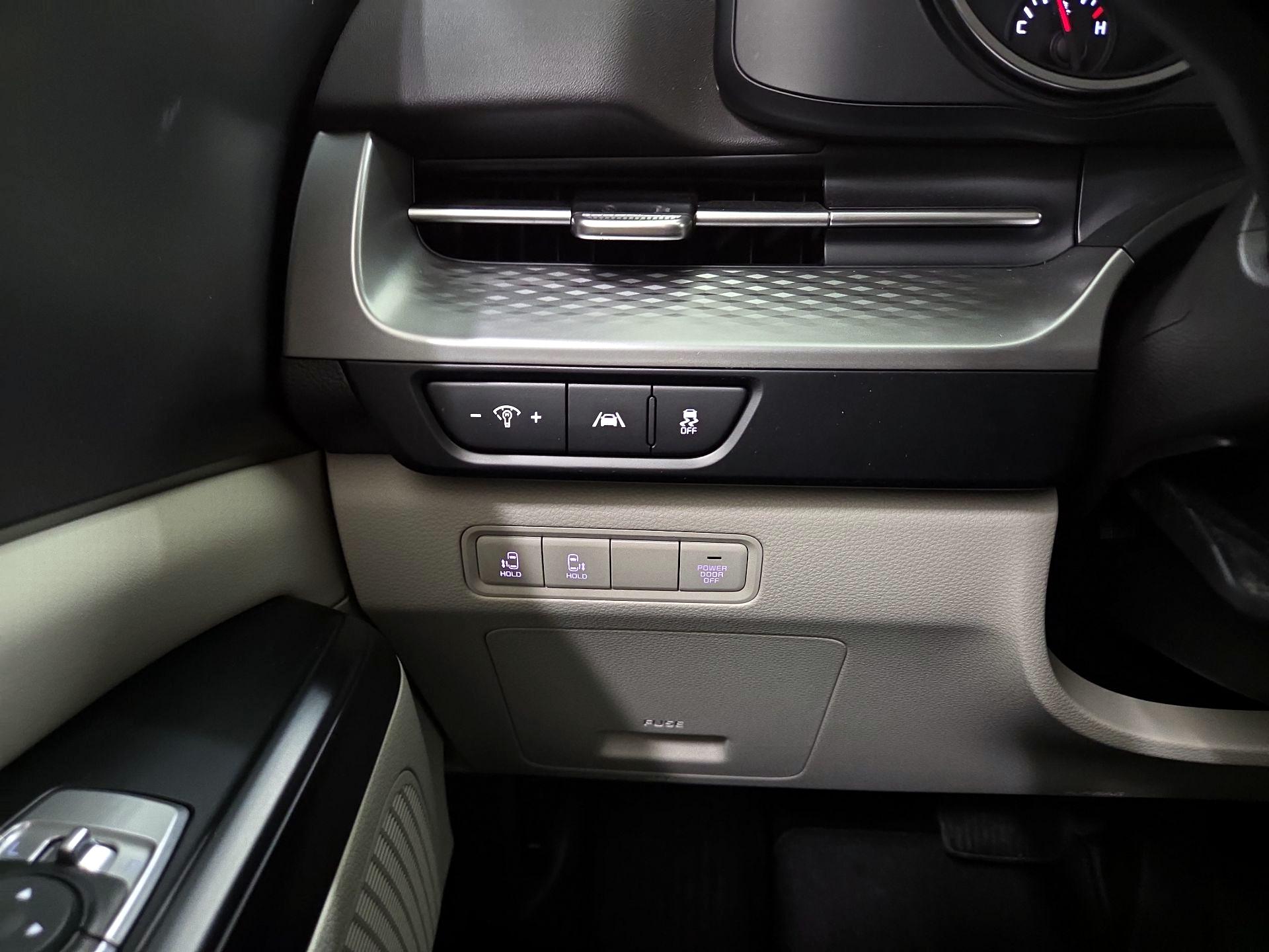 Thumbnail: 2024 Kia Carnival - 13
