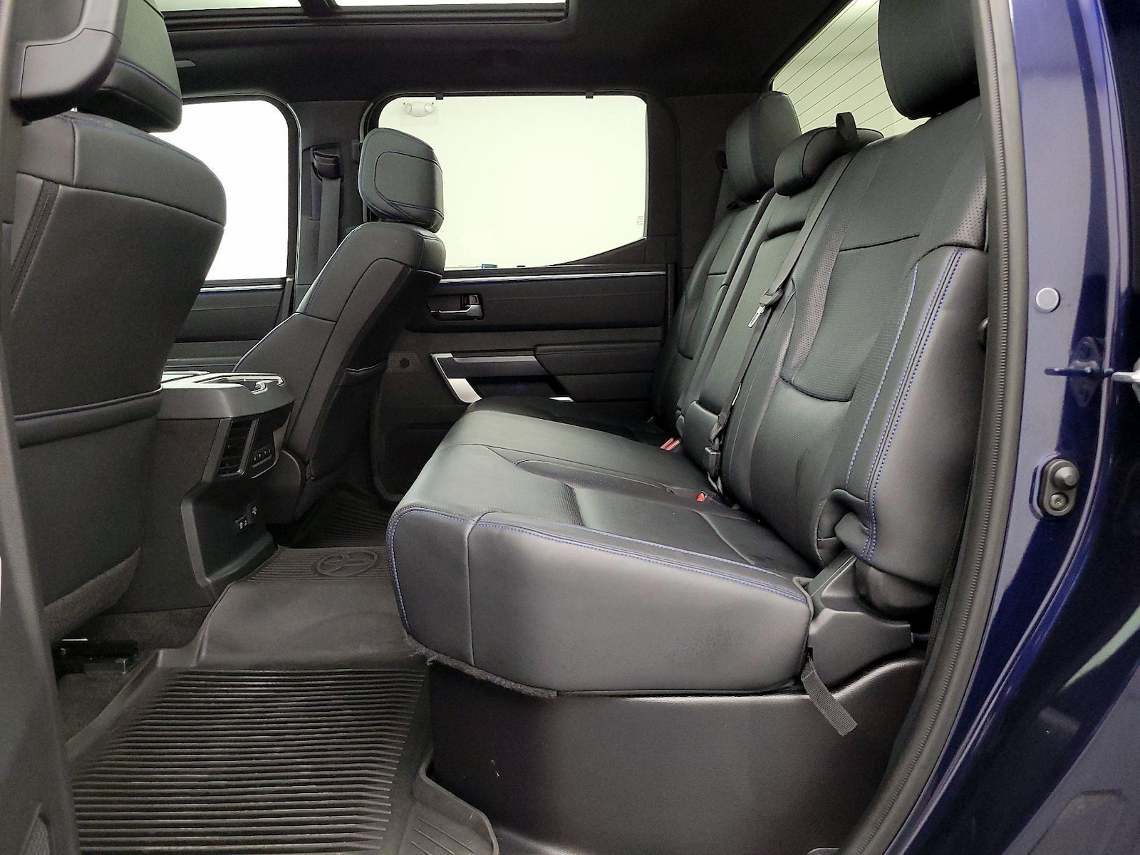 Rear A/C Seat(s)
