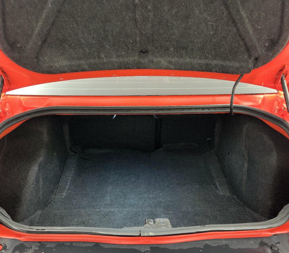 Trunk/Cargo (Seats Up)