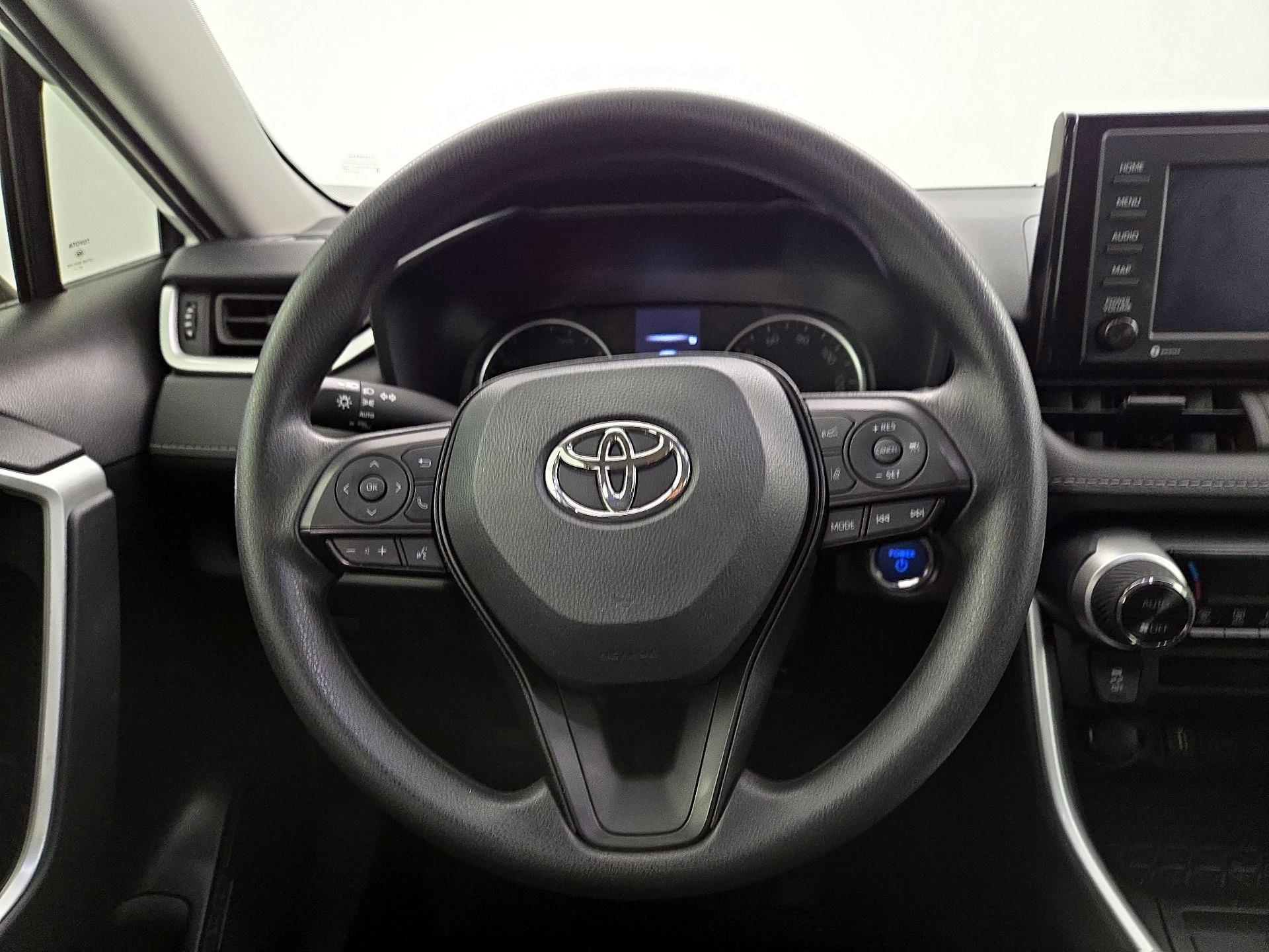 Thumbnail: 2022 Toyota RAV4 - 10