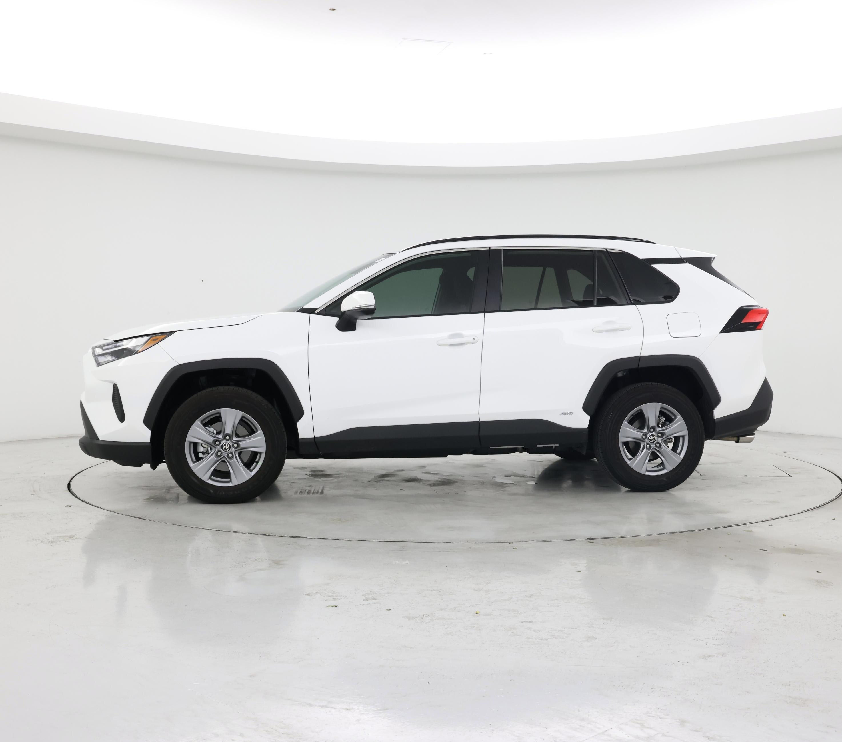 Thumbnail: 2022 Toyota RAV4 - 3