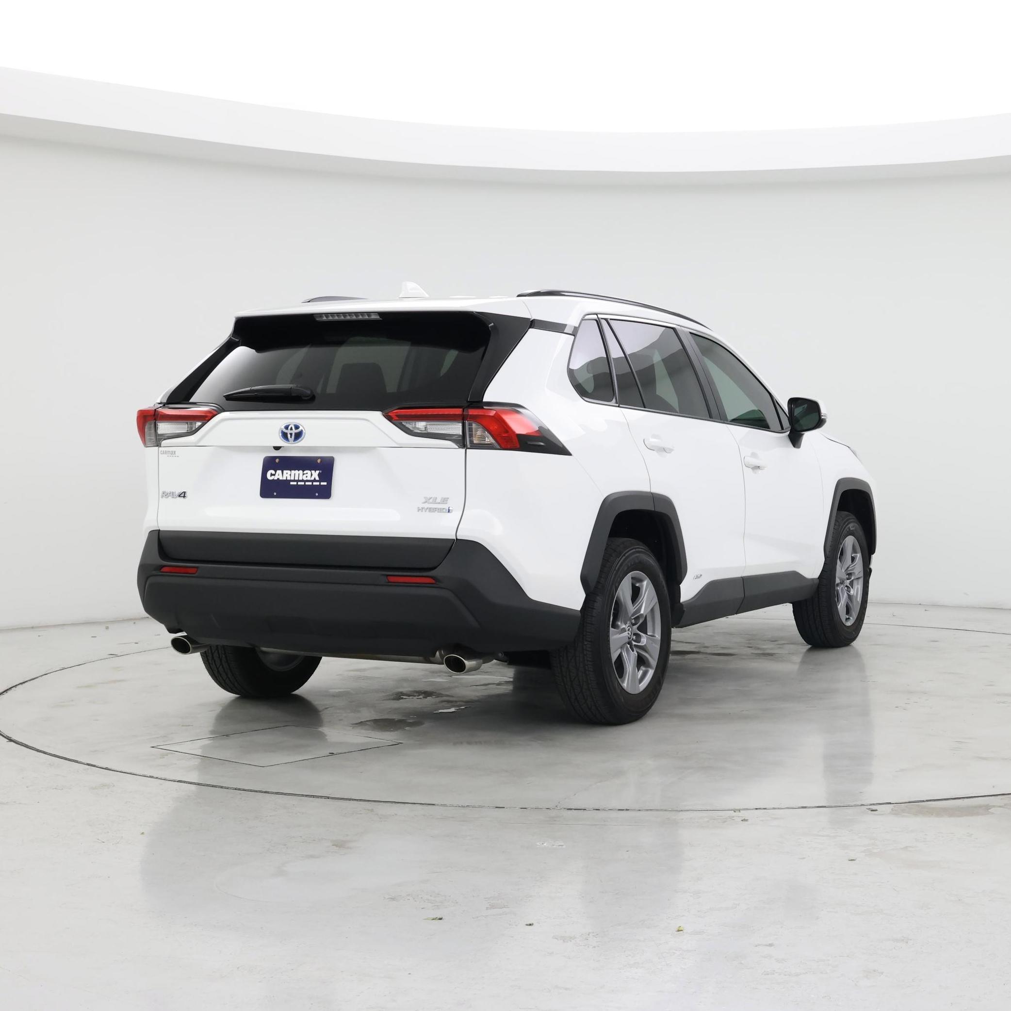 Thumbnail: 2022 Toyota RAV4 - 8