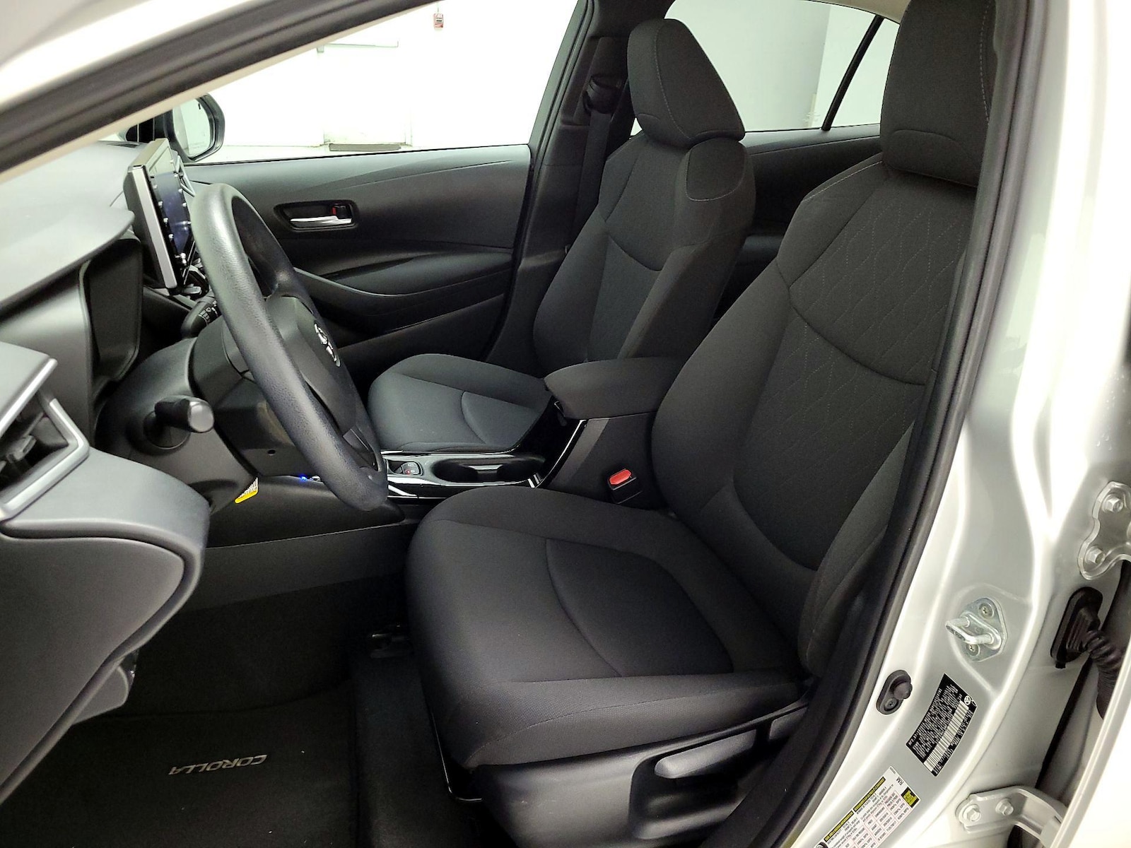 2021 Toyota Corolla LE - Photo 12