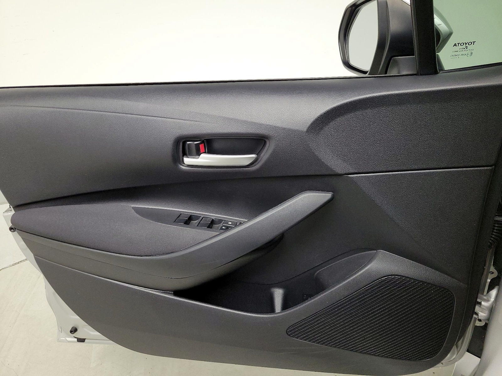 2021 Toyota Corolla LE - Photo 13