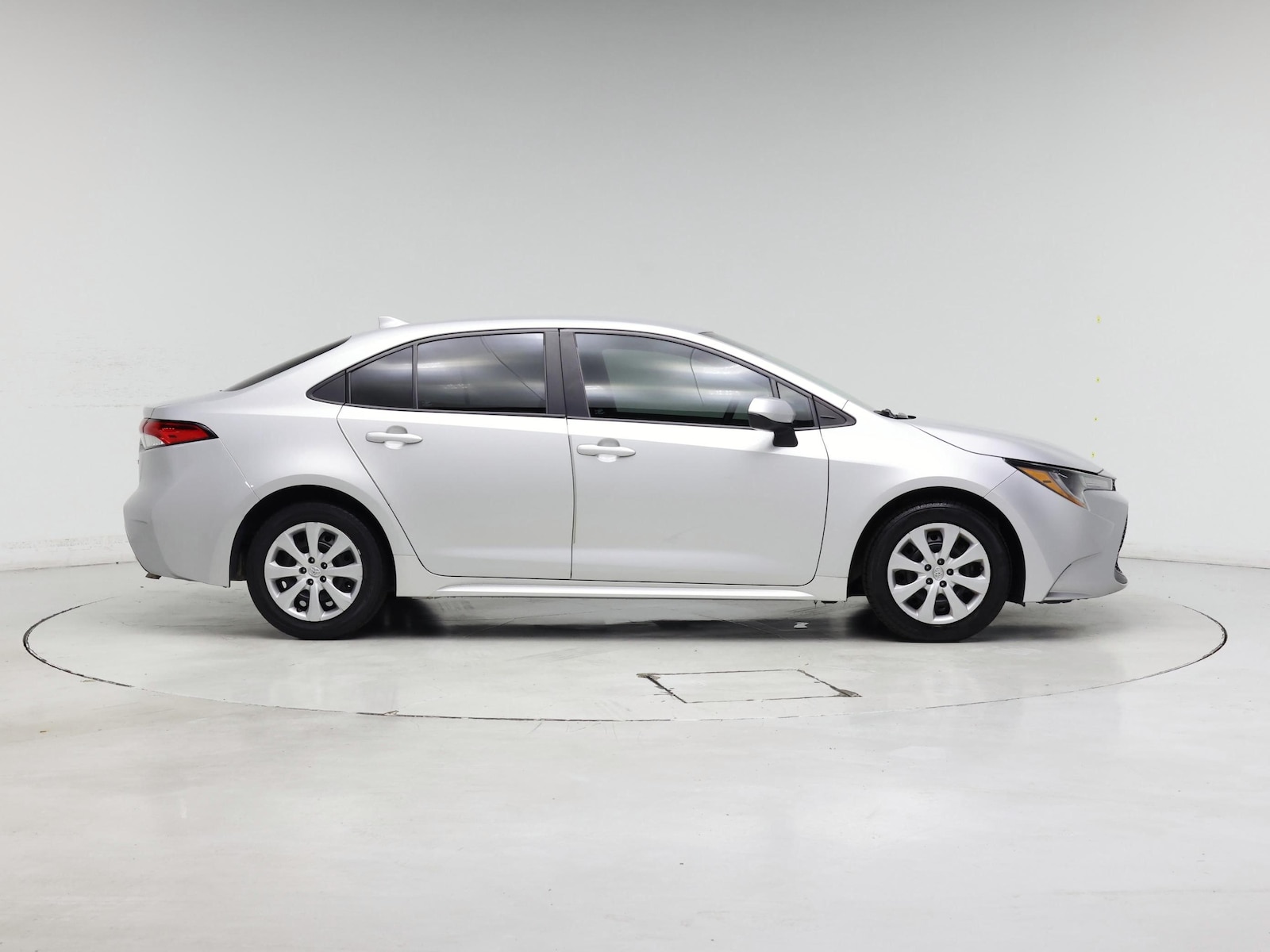 2021 Toyota Corolla LE - Photo 8