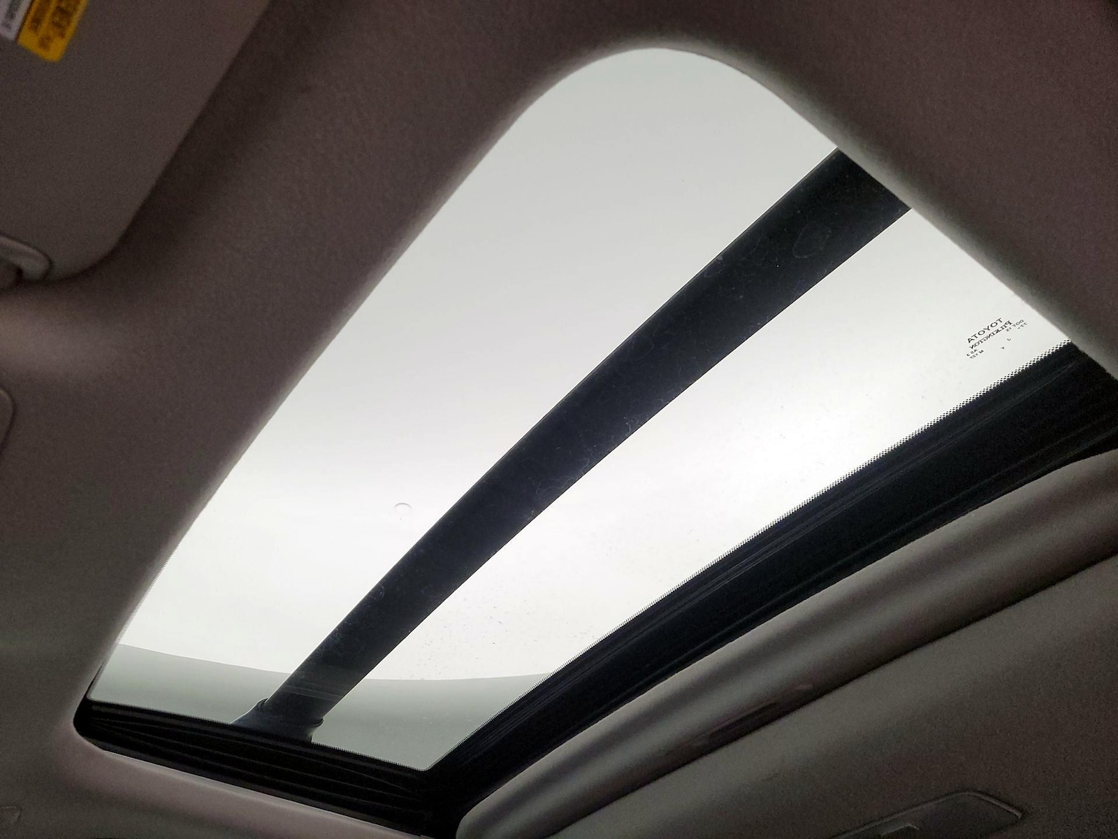 Sunroof(s) & Overhead Airbags