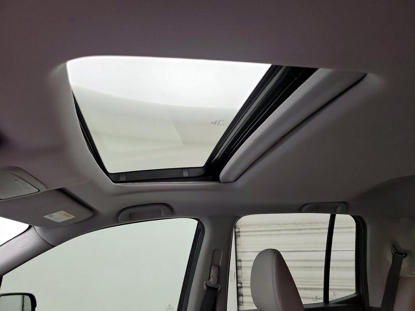 Sunroof(s) & Overhead Airbags