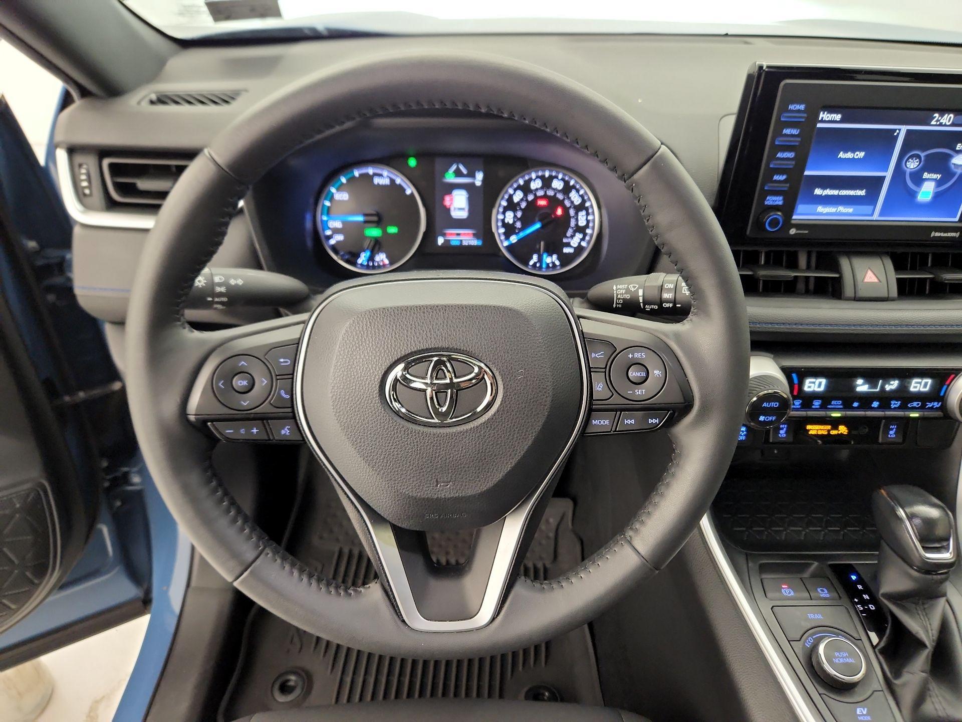 Thumbnail: 2022 Toyota RAV4 - 10