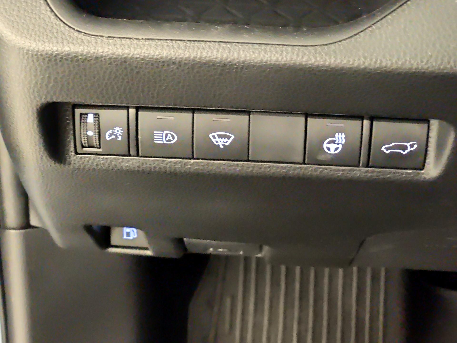 Thumbnail: 2022 Toyota RAV4 - 13