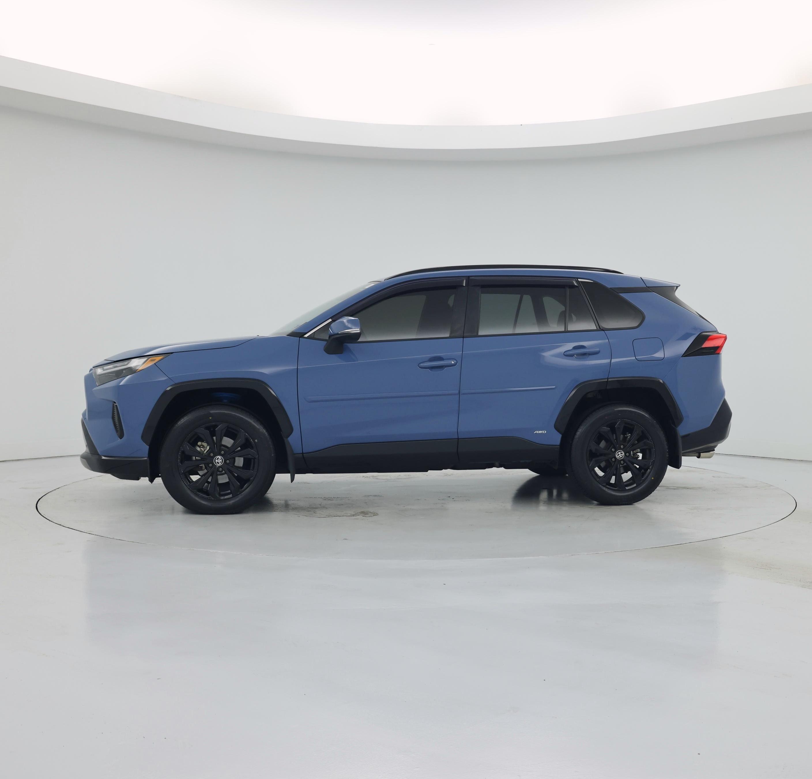 Thumbnail: 2022 Toyota RAV4 - 3