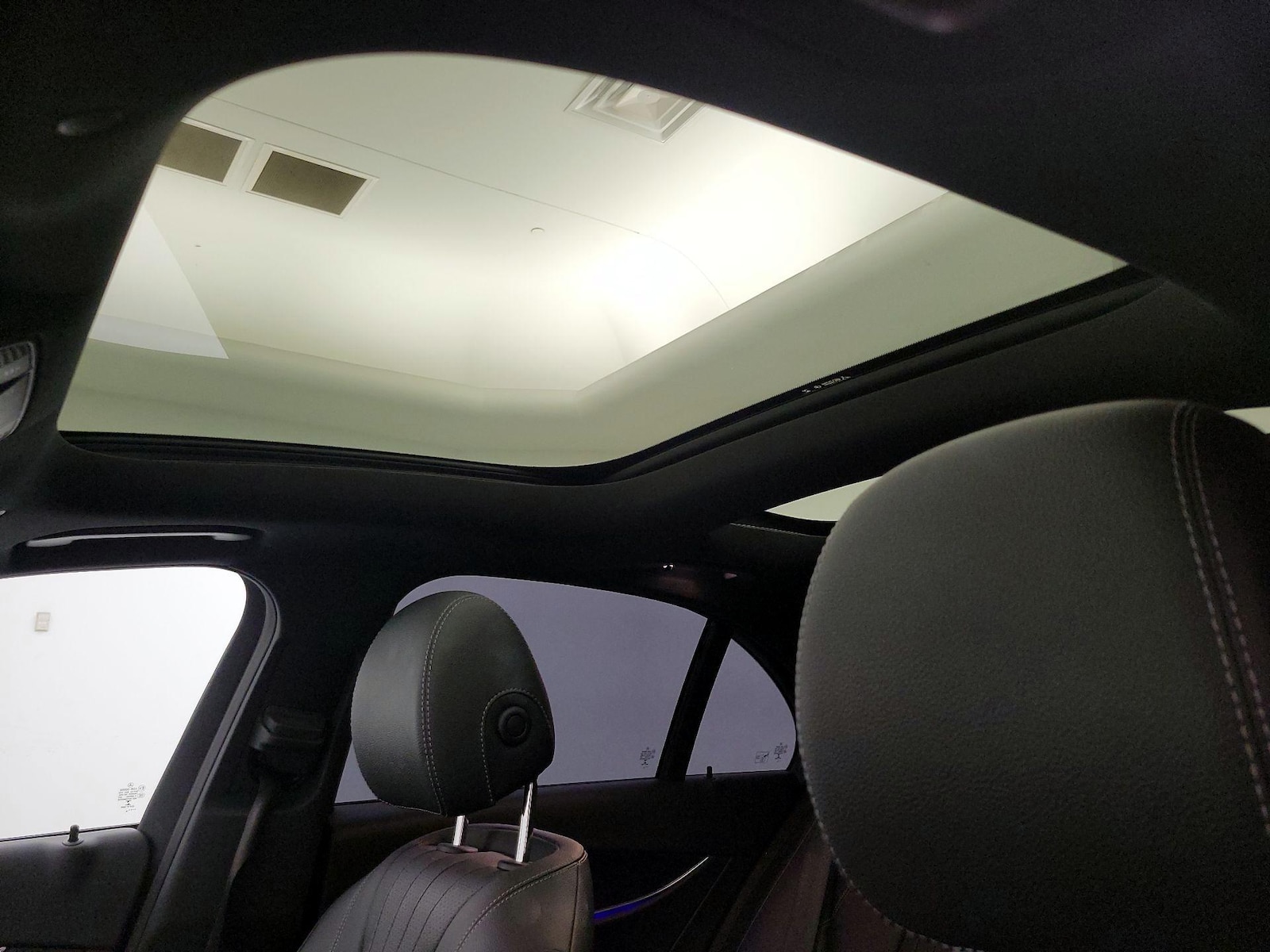 2018 Mercedes-Benz E-Class E300 - Photo 21