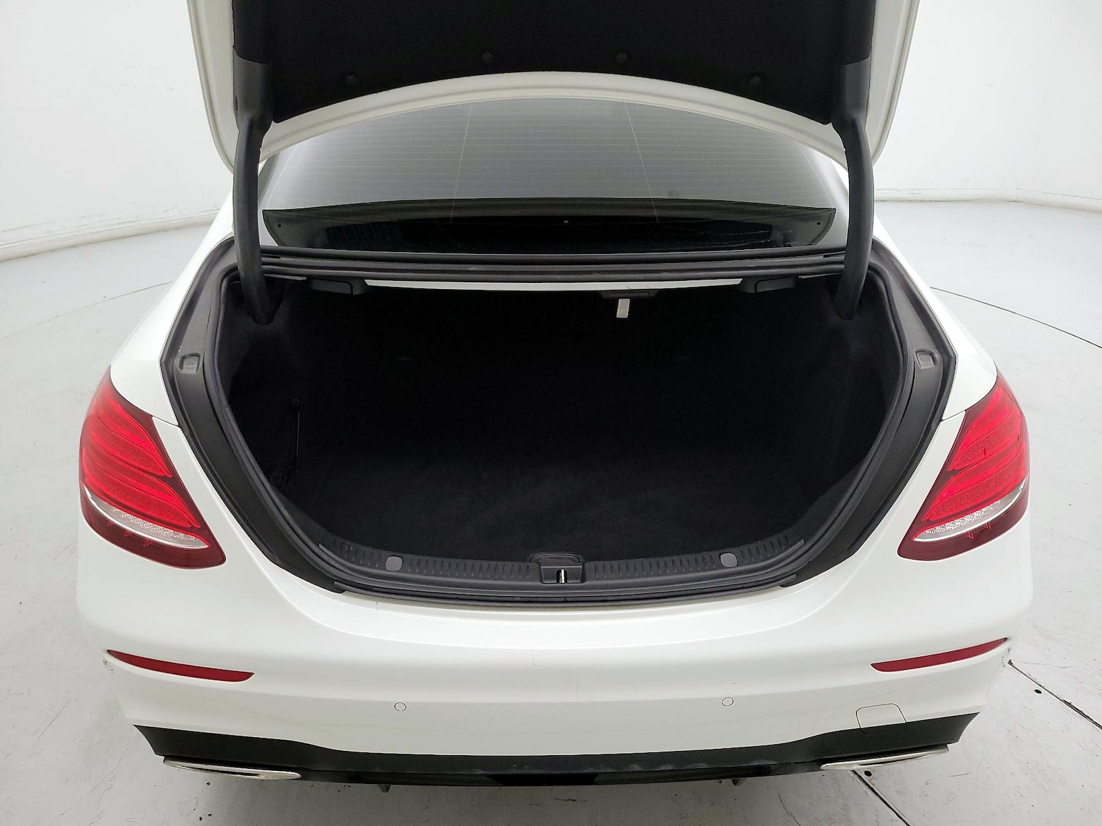 2018 Mercedes-Benz E-Class E300 - Photo 23