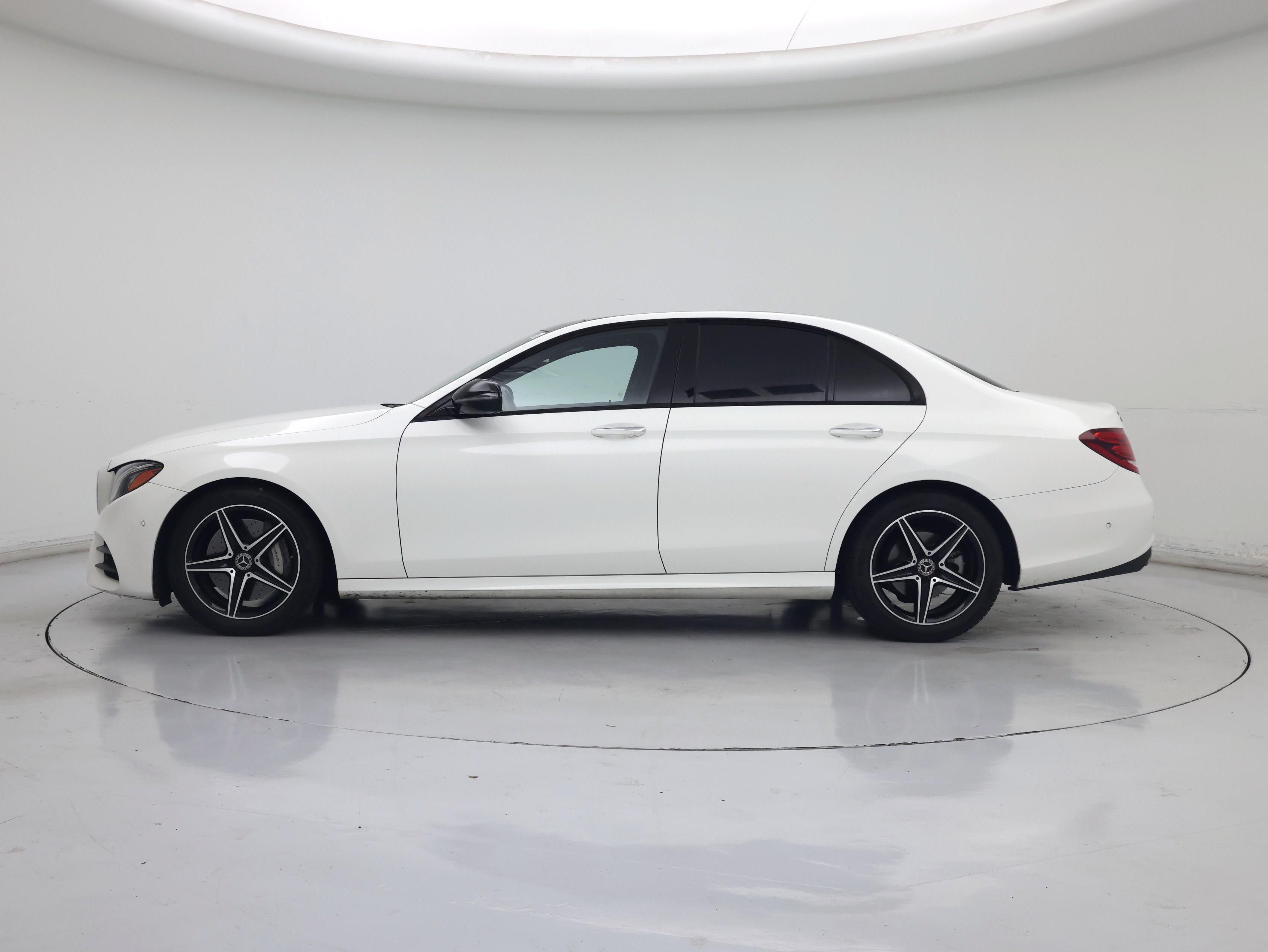 Thumbnail: 2018 Mercedes-Benz E-Class - 3