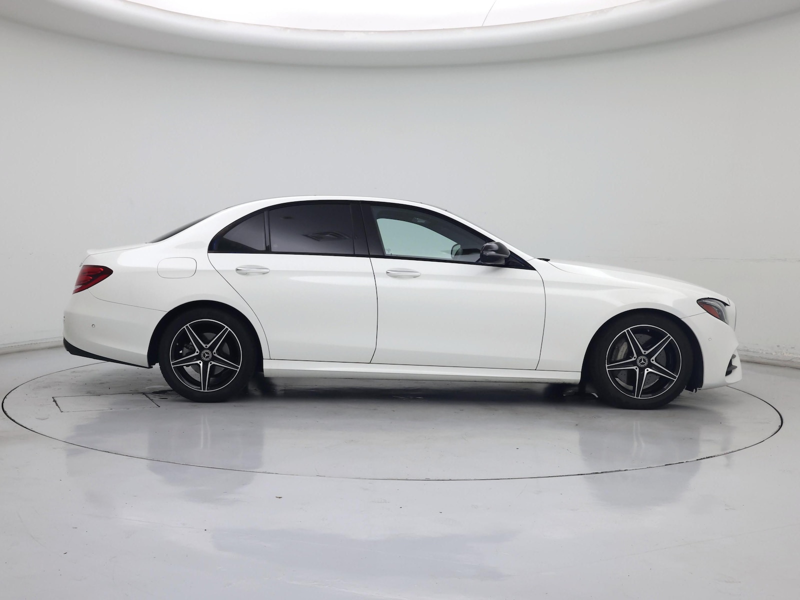 2018 Mercedes-Benz E-Class E300 - Photo 8